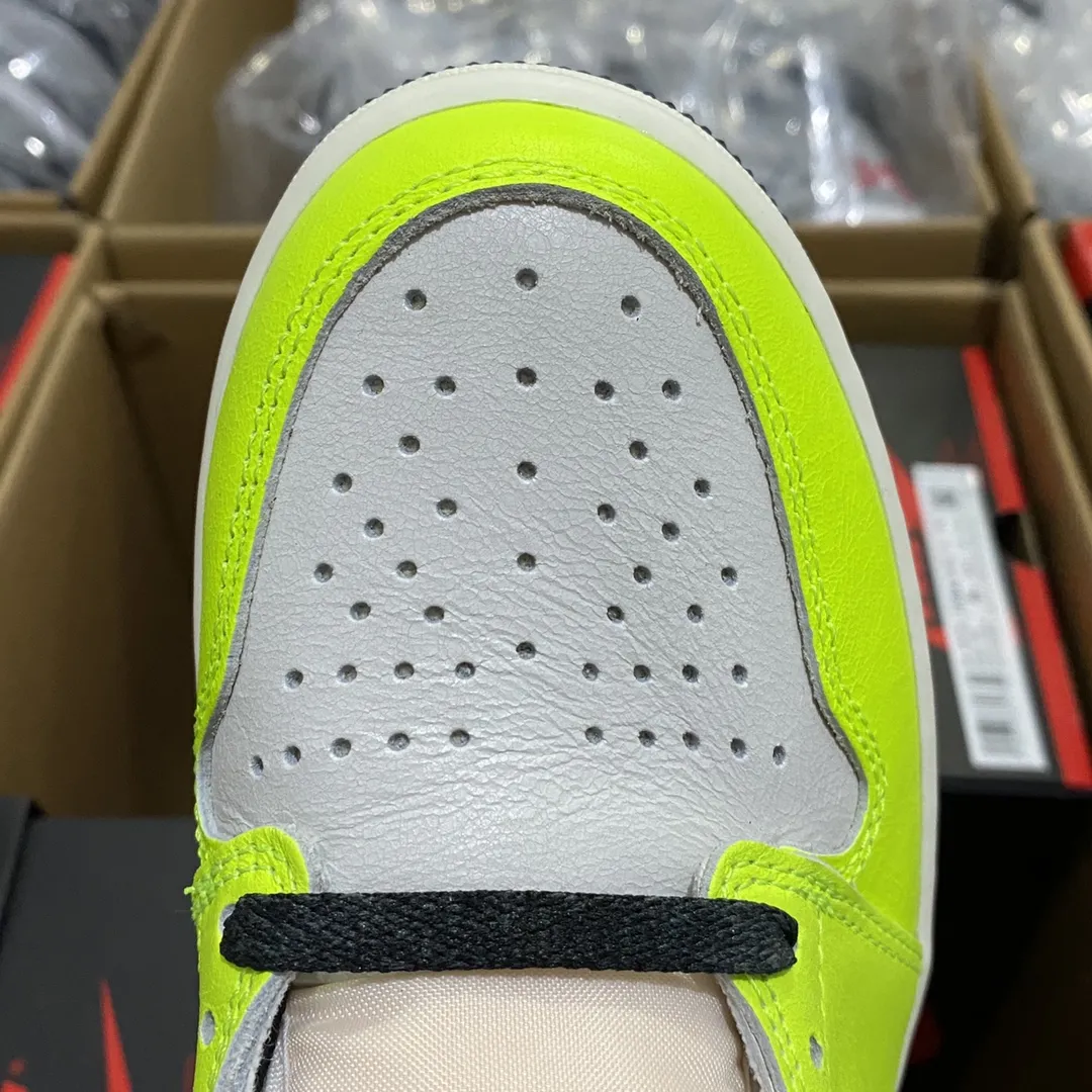 Fake Rep Replica Air Jordan 1 Retro High OG Visionaire Volt UK11 US12 EU46 | YtaYta