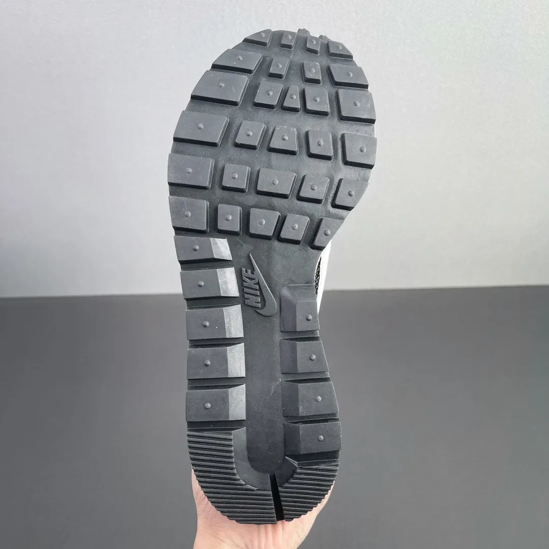 Nike Vaporwaffle Sacai Black White Review: Replica vs Genuine Comparison | YtaYta