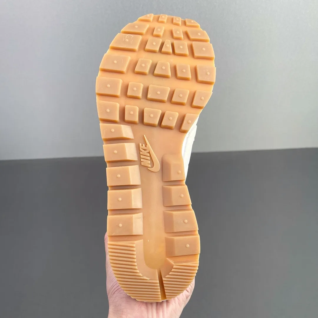 Sacai x Nike Vaporwaffle Sail Gum White DD1875-100 Replica: A Comprehensive Review | YtaYta