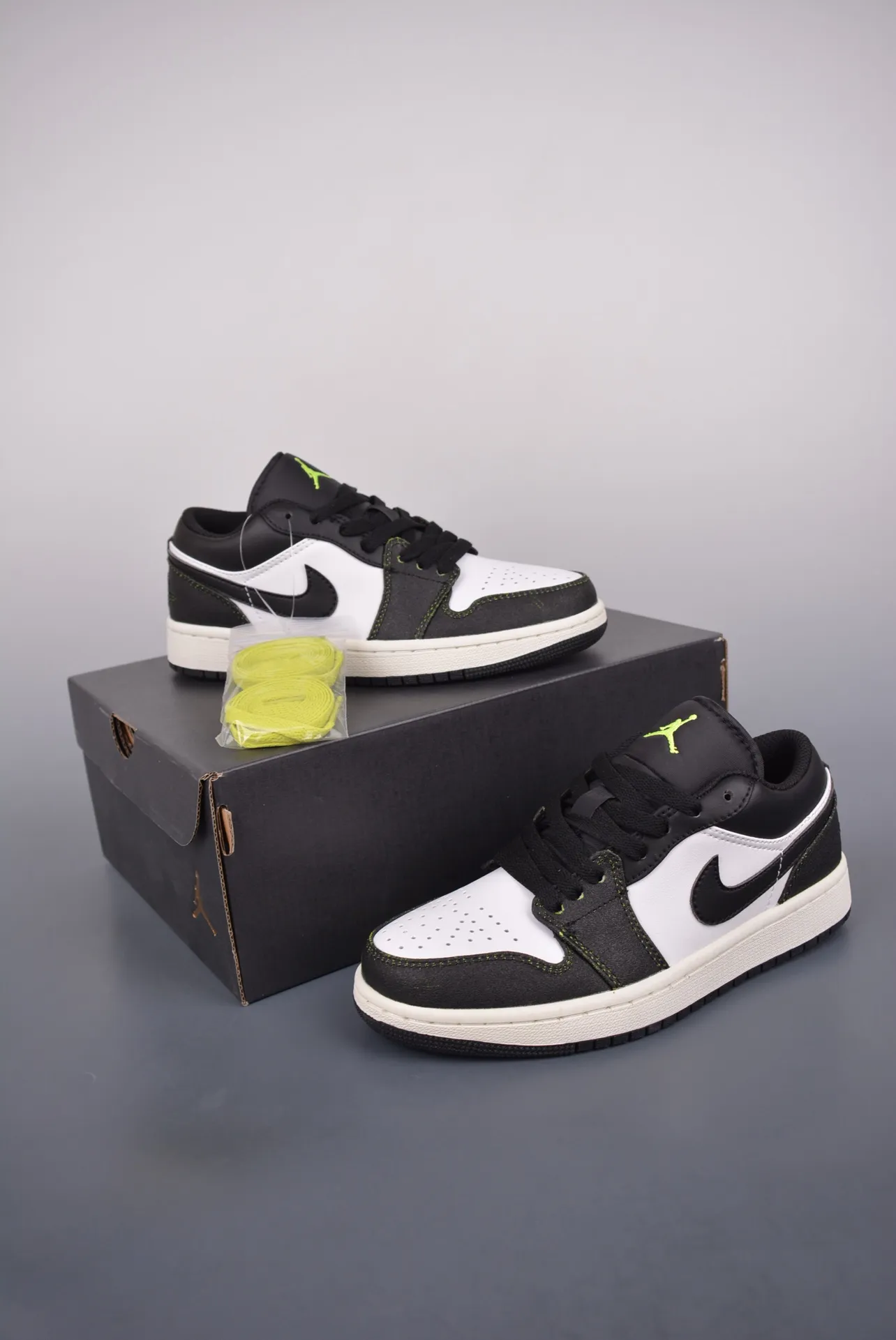 Air Jordan 1 Low Golf Phantom Volt: Replica vs. Authentic Comparison | YtaYta