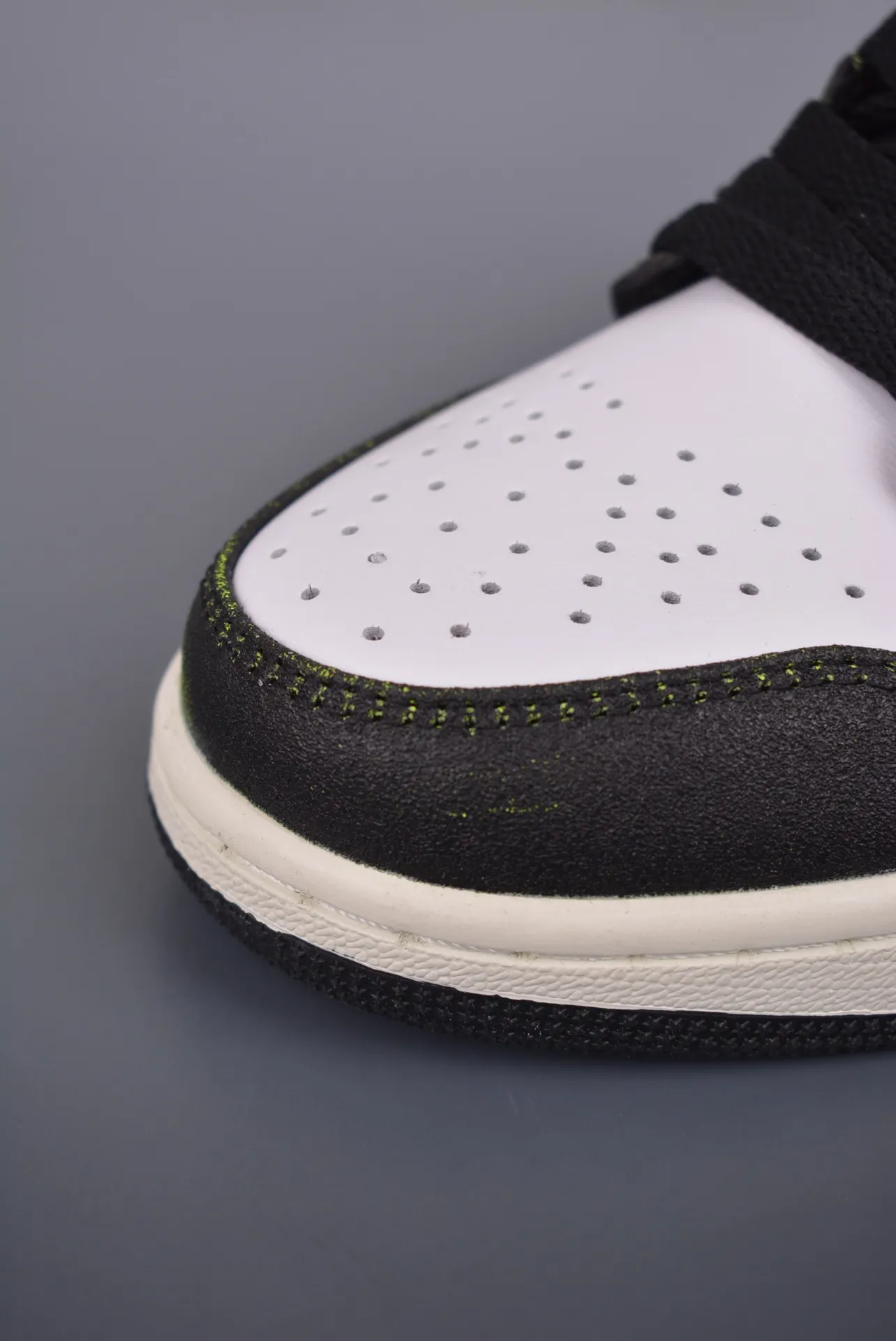 Air Jordan 1 Low Golf Phantom Volt: Replica vs. Authentic Comparison | YtaYta