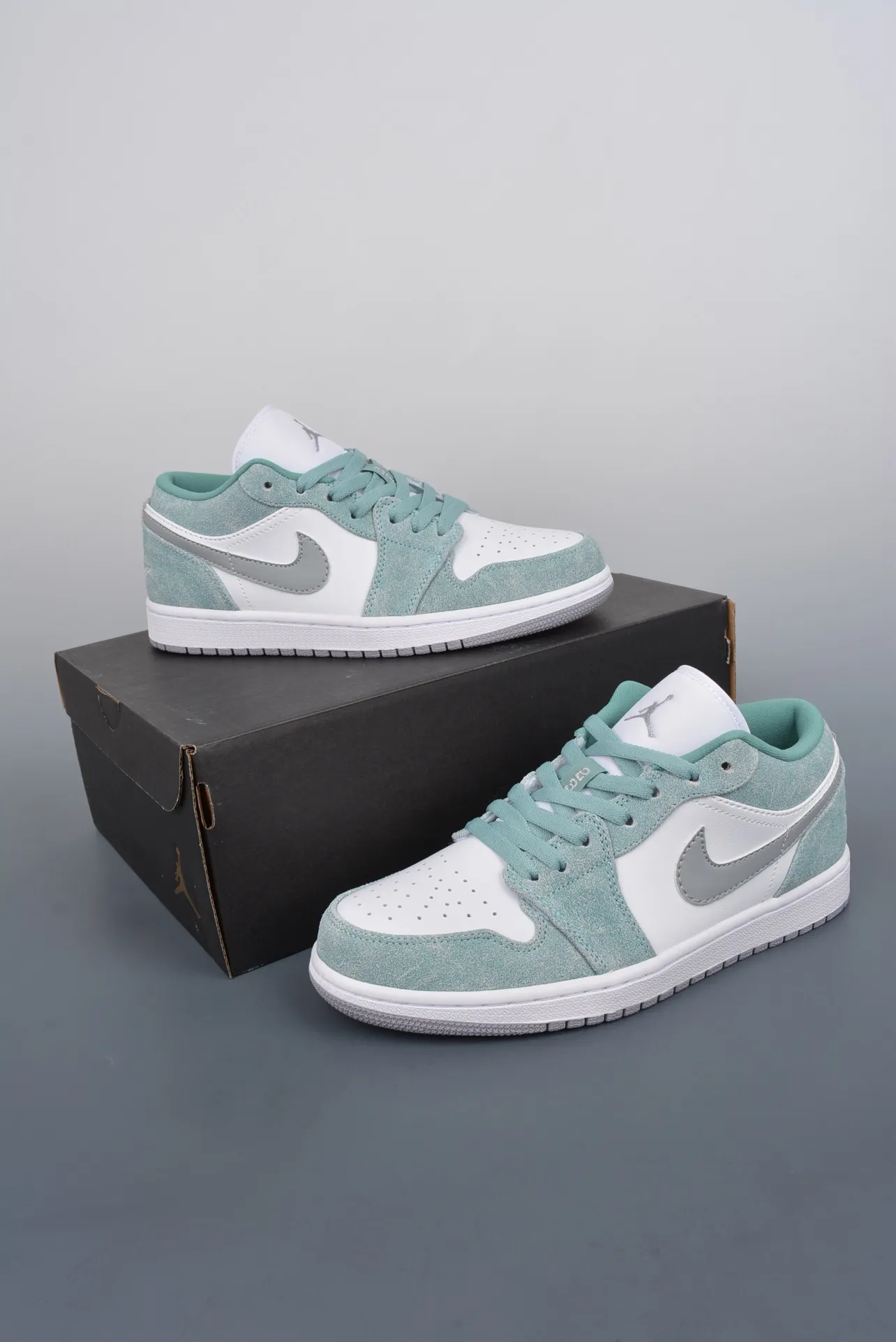 Fake Rep Replica Air Jordan 1 Low SE New Emerald Shoes - White DN3705-301 | YtaYta