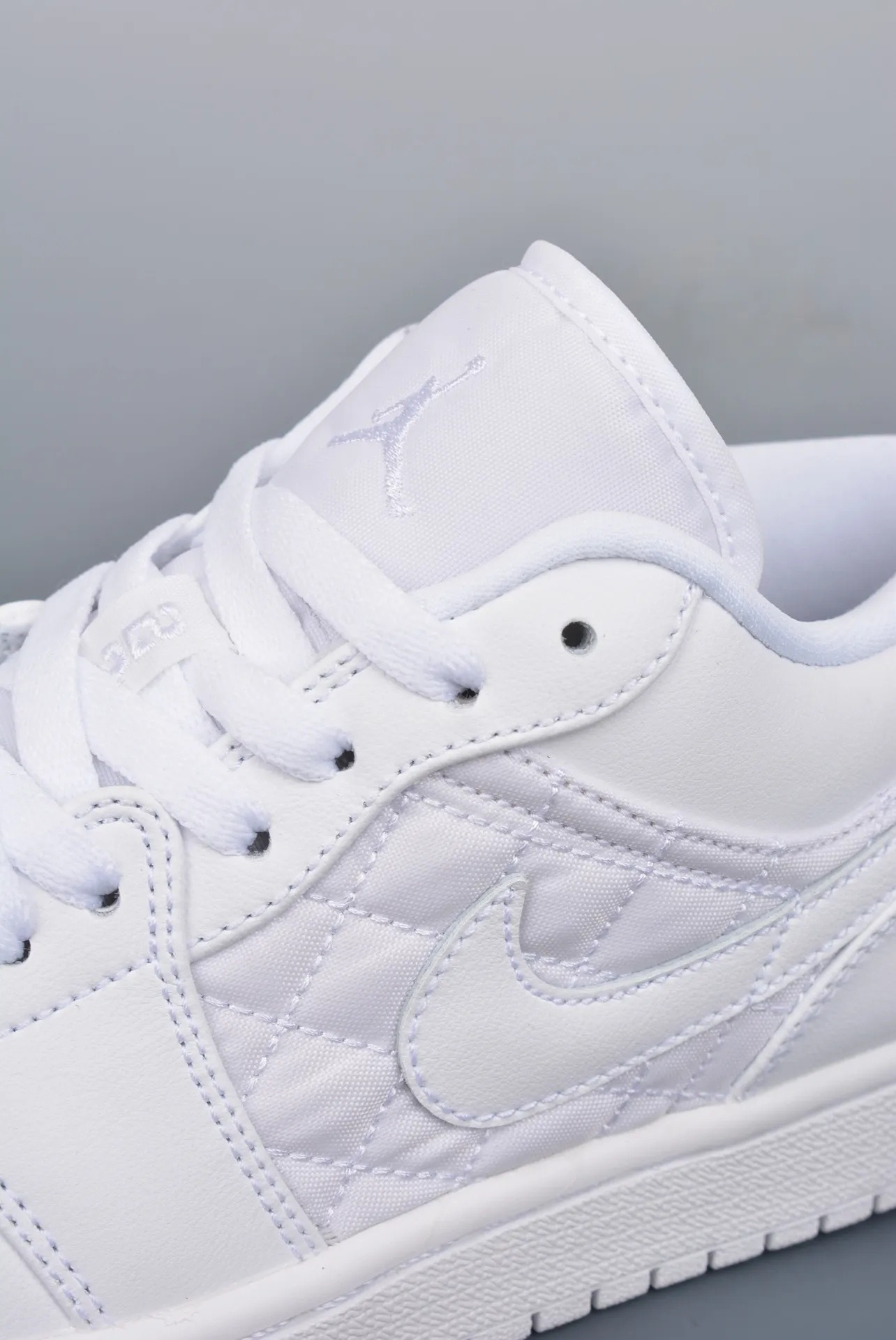 Air Jordan 1 Low Quilted 'Triple White' Women's Replica Review | YtaYta