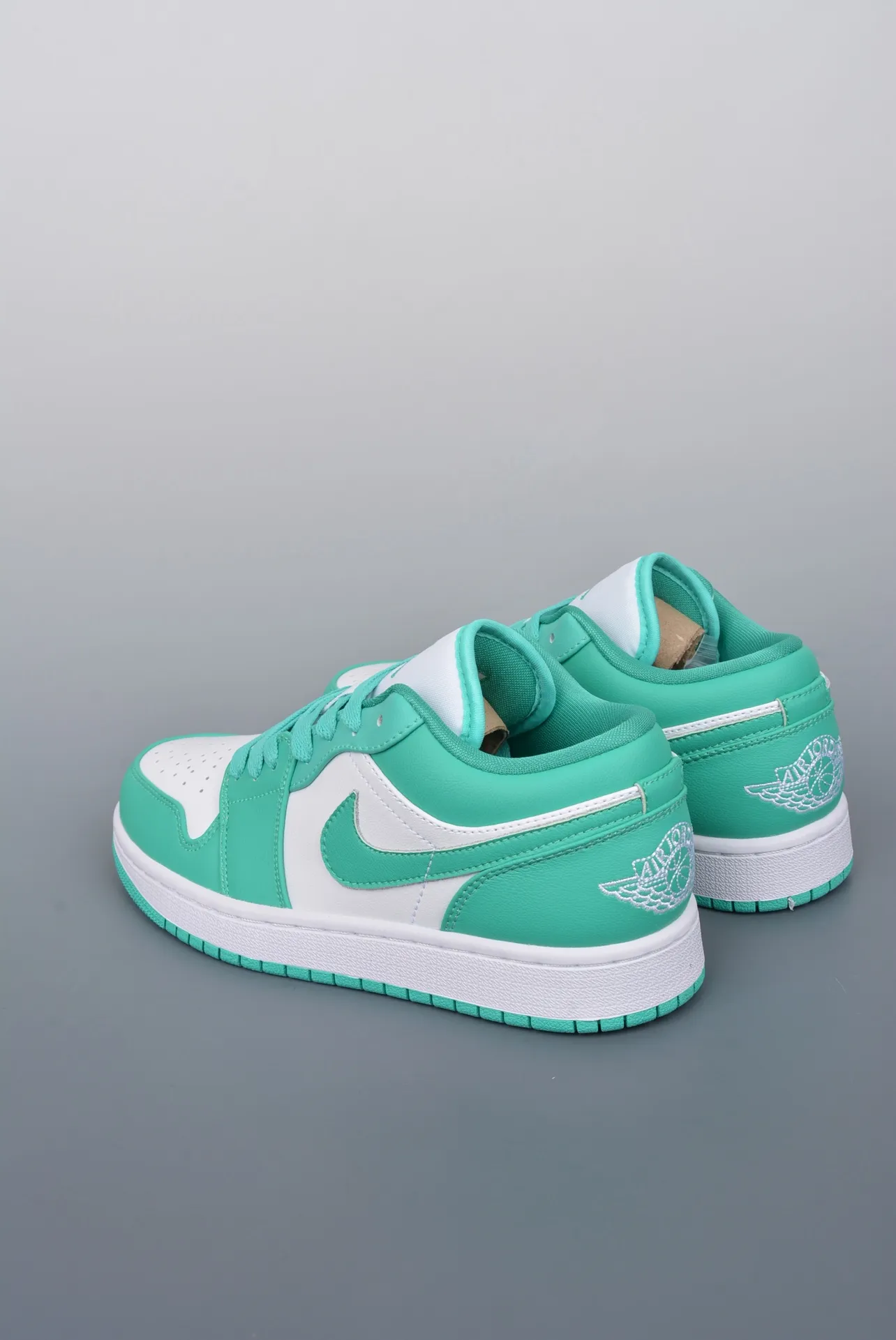 The Versatile Appeal of Replica Air Jordan 1 Low SE Shoes in Green | YtaYta