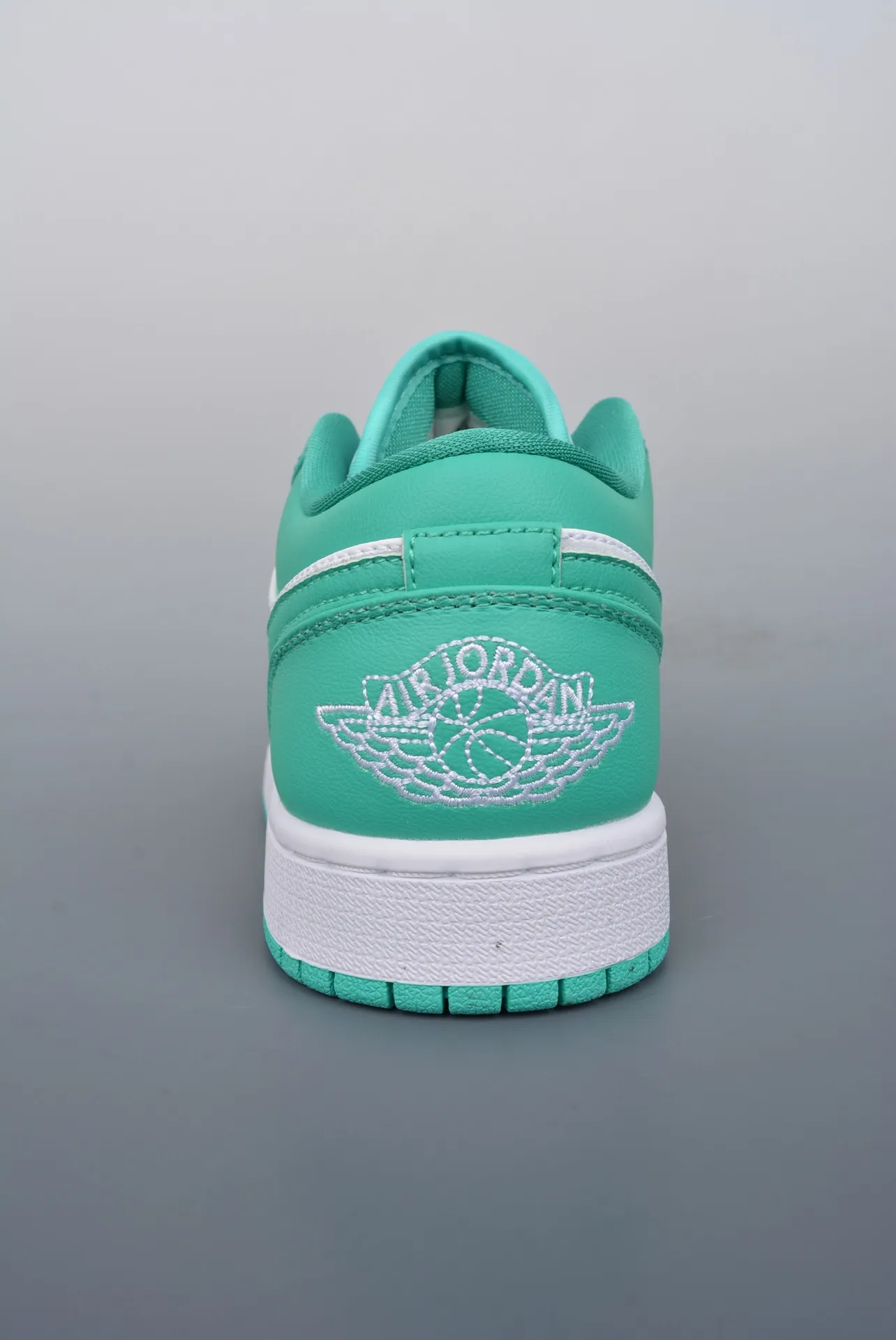 The Versatile Appeal of Replica Air Jordan 1 Low SE Shoes in Green | YtaYta