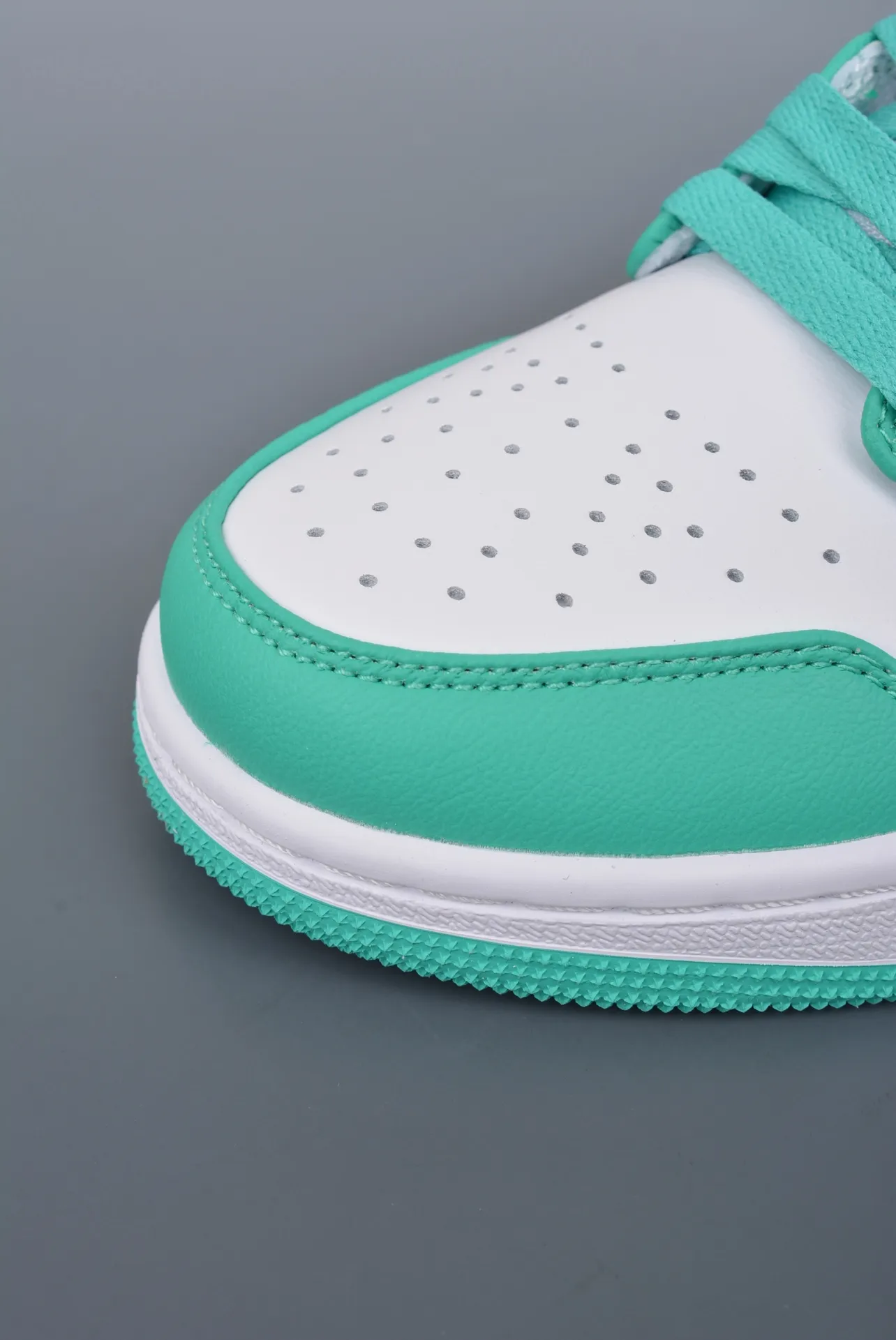 The Versatile Appeal of Replica Air Jordan 1 Low SE Shoes in Green | YtaYta