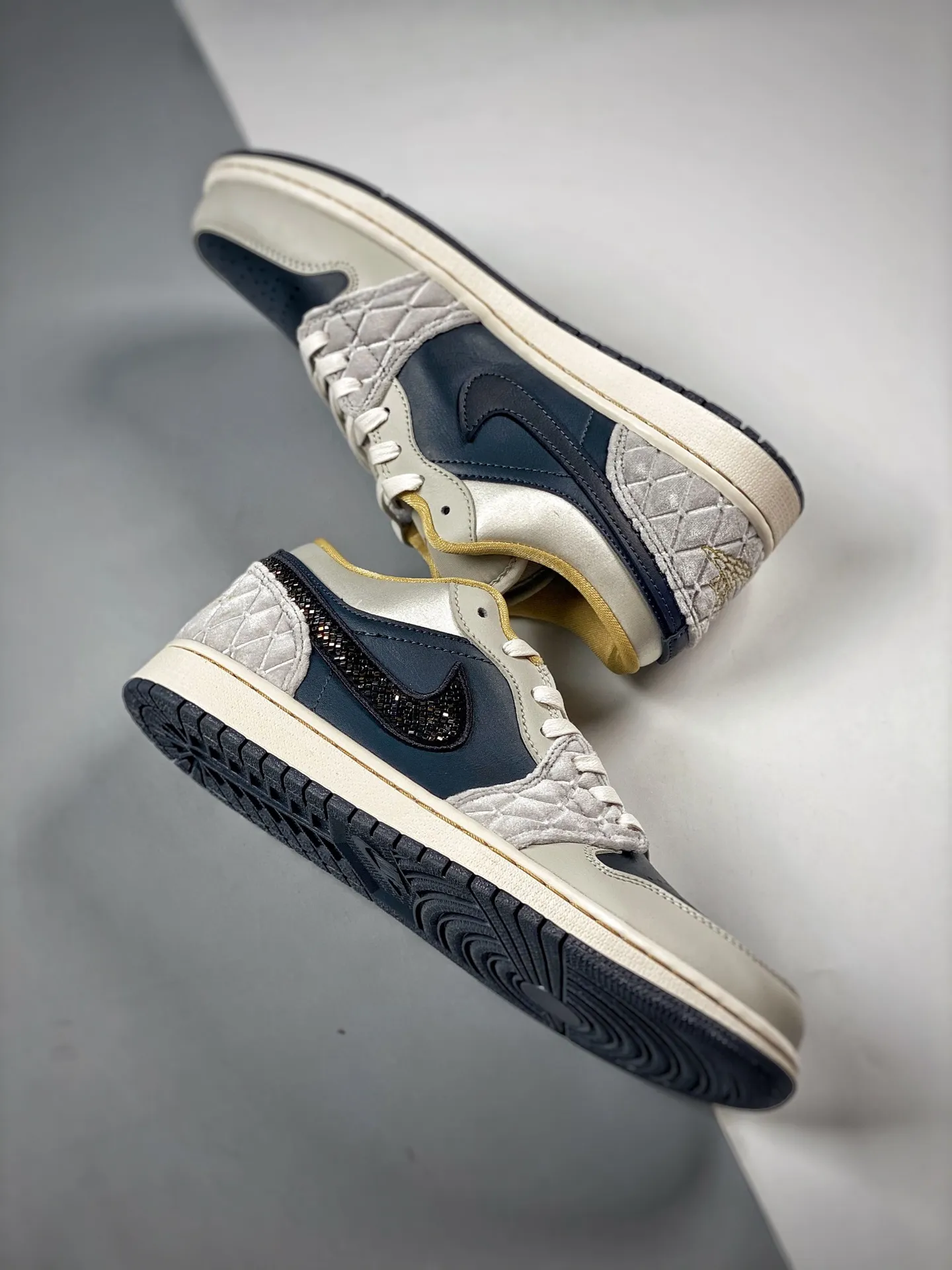 Air Jordan 1 Low Beaded Swoosh Black/Grey/Gold Replica Review | YtaYta