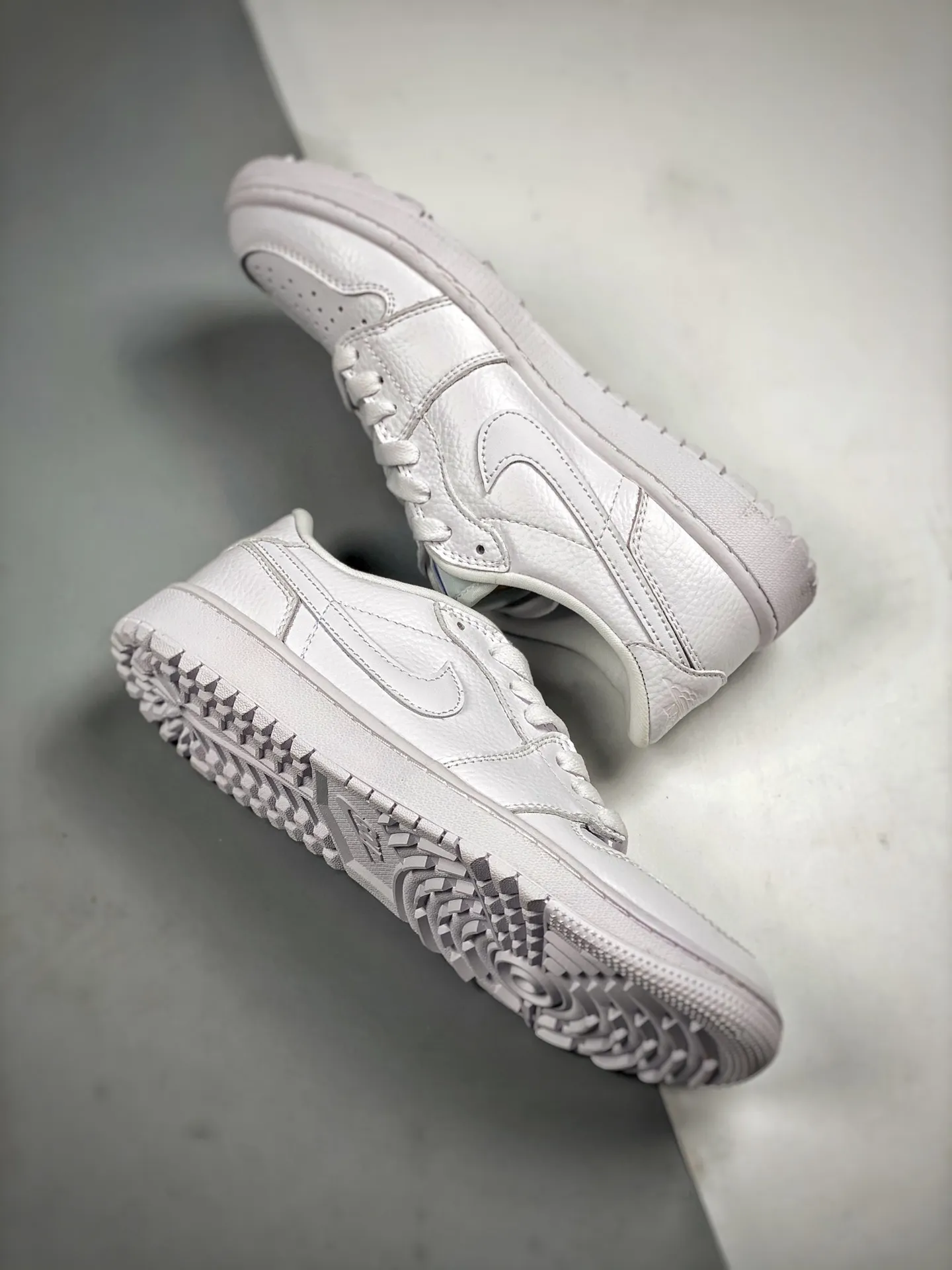 Air Jordan 1 Low Golf Triple White Replica: An In-Depth Look | YtaYta