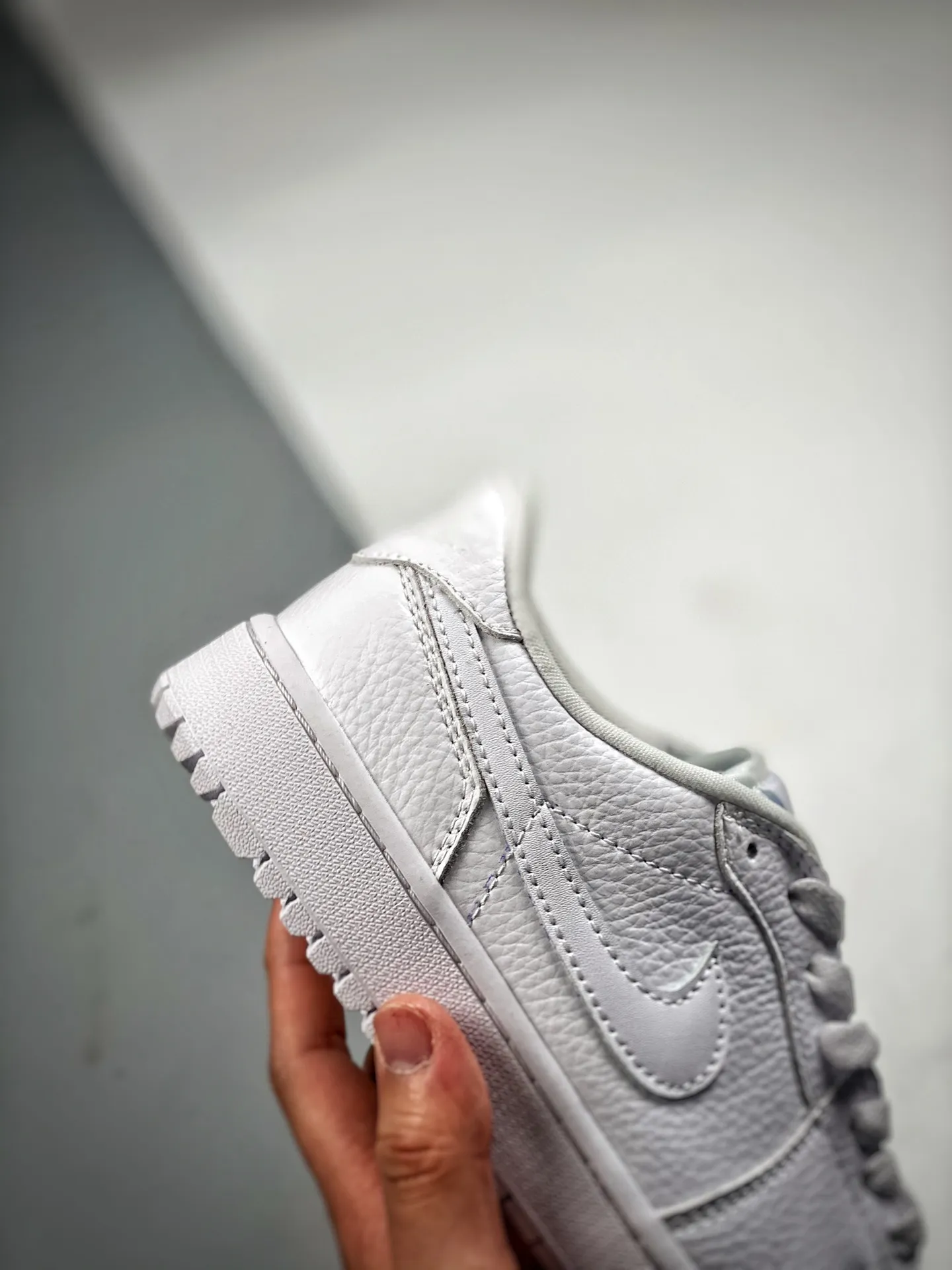 Air Jordan 1 Low Golf Triple White Replica: An In-Depth Look | YtaYta