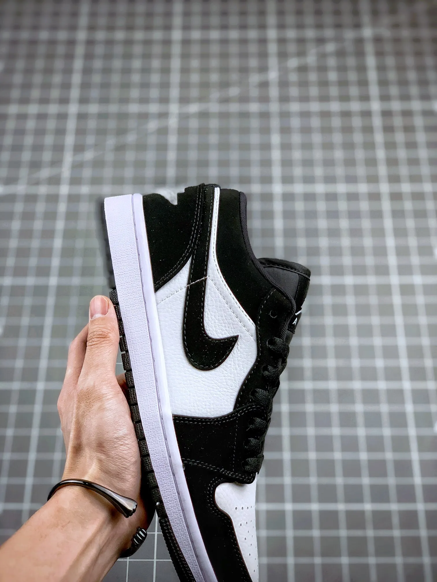 Exploring Fake Rep Replica Air Jordan 1 Lows: New Emerald to Panda | YtaYta