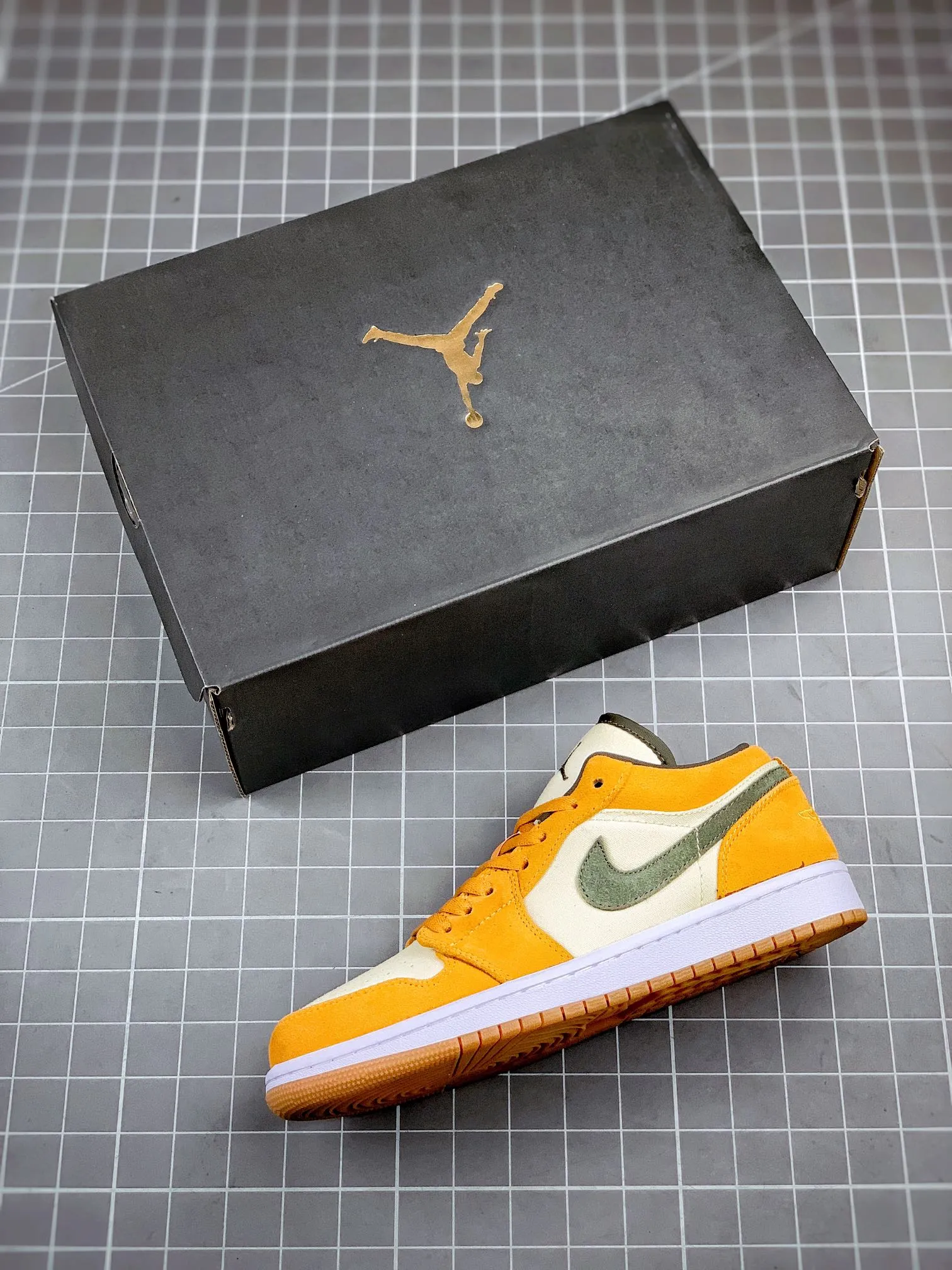 Replica Air Jordan 1 Low SE Curry Orange: The Affordable Alternative | YtaYta