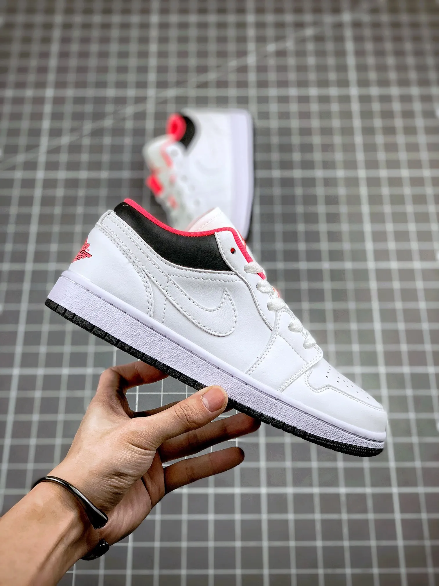 Air Jordan 1 Low GS 'Chicago Home' Replica - A Detailed Review | YtaYta