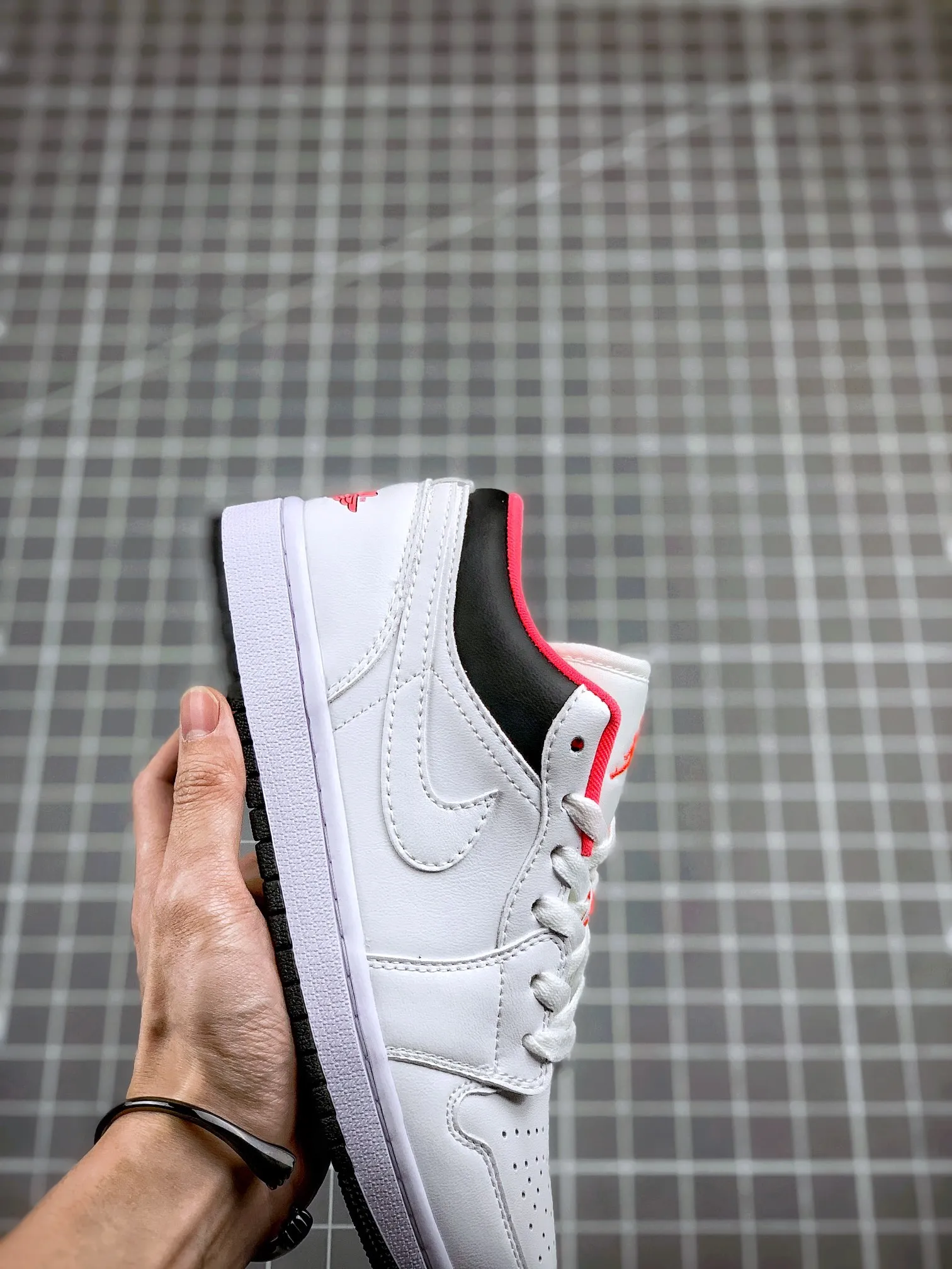 Air Jordan 1 Low GS 'Chicago Home' Replica - A Detailed Review | YtaYta