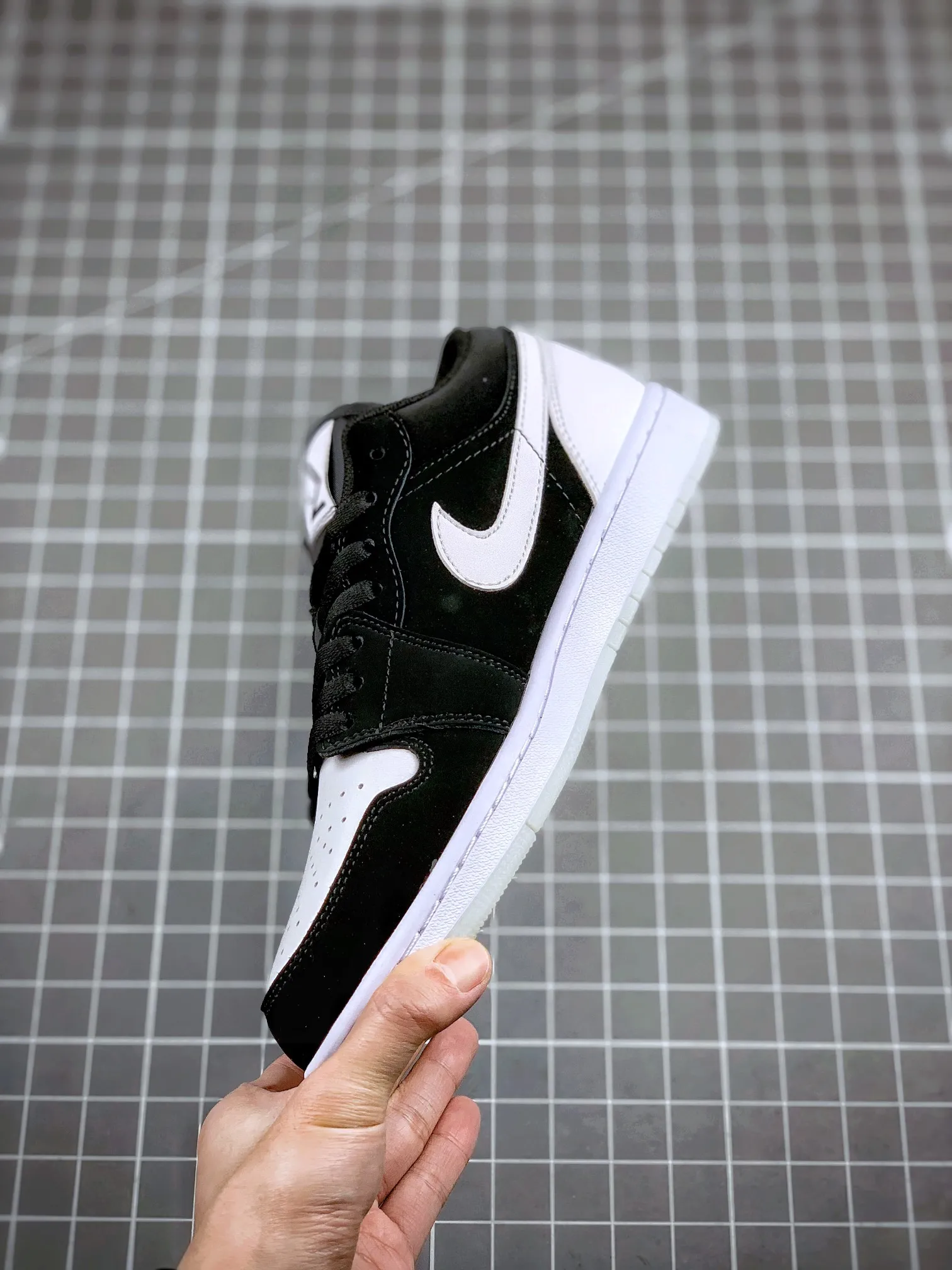 Fake Rep Replica Air Jordan 1 Low SE 'Diamond Shorts' - Black/White | YtaYta