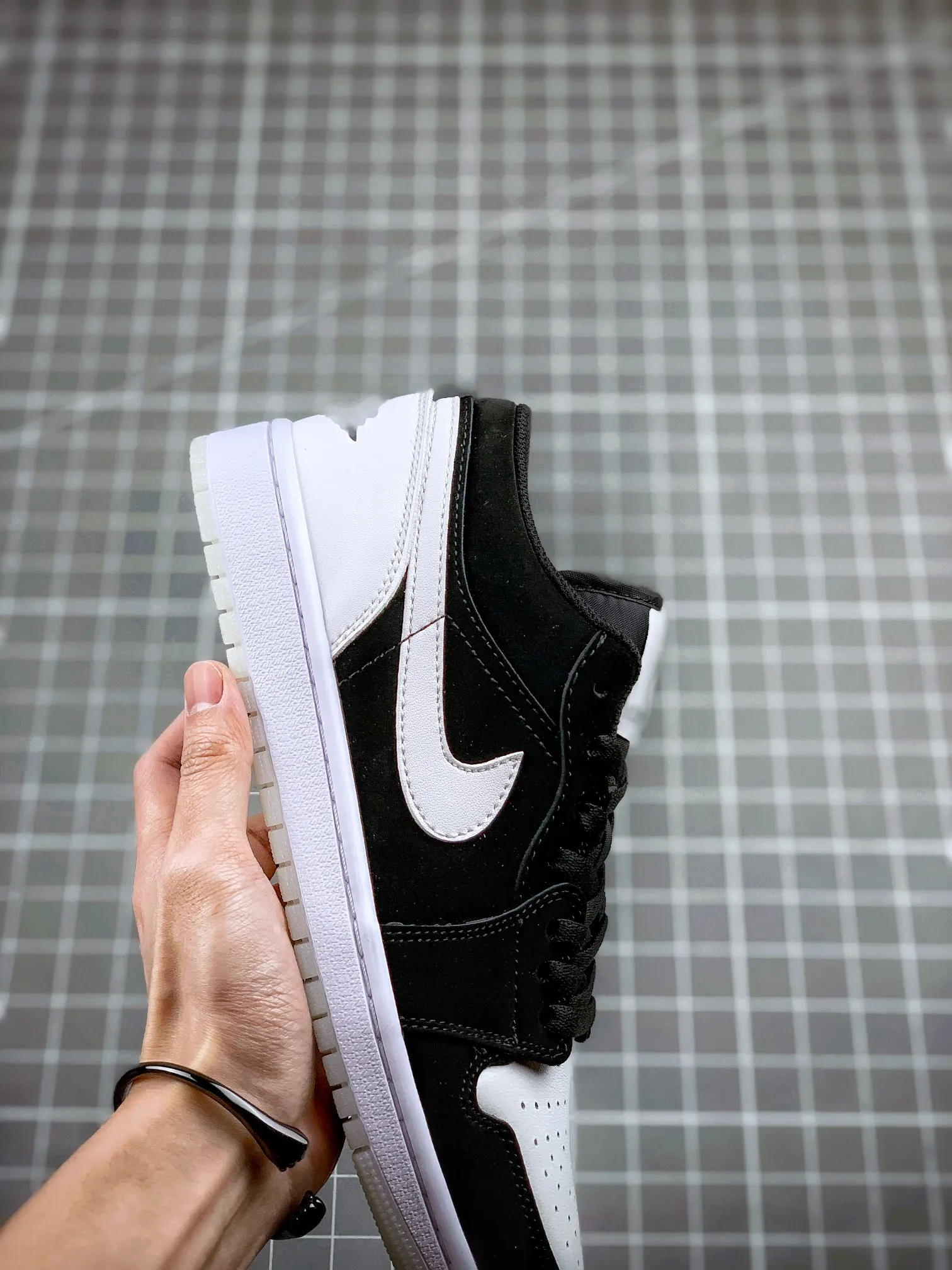 Fake Rep Replica Air Jordan 1 Low SE 'Diamond Shorts' - Black/White | YtaYta