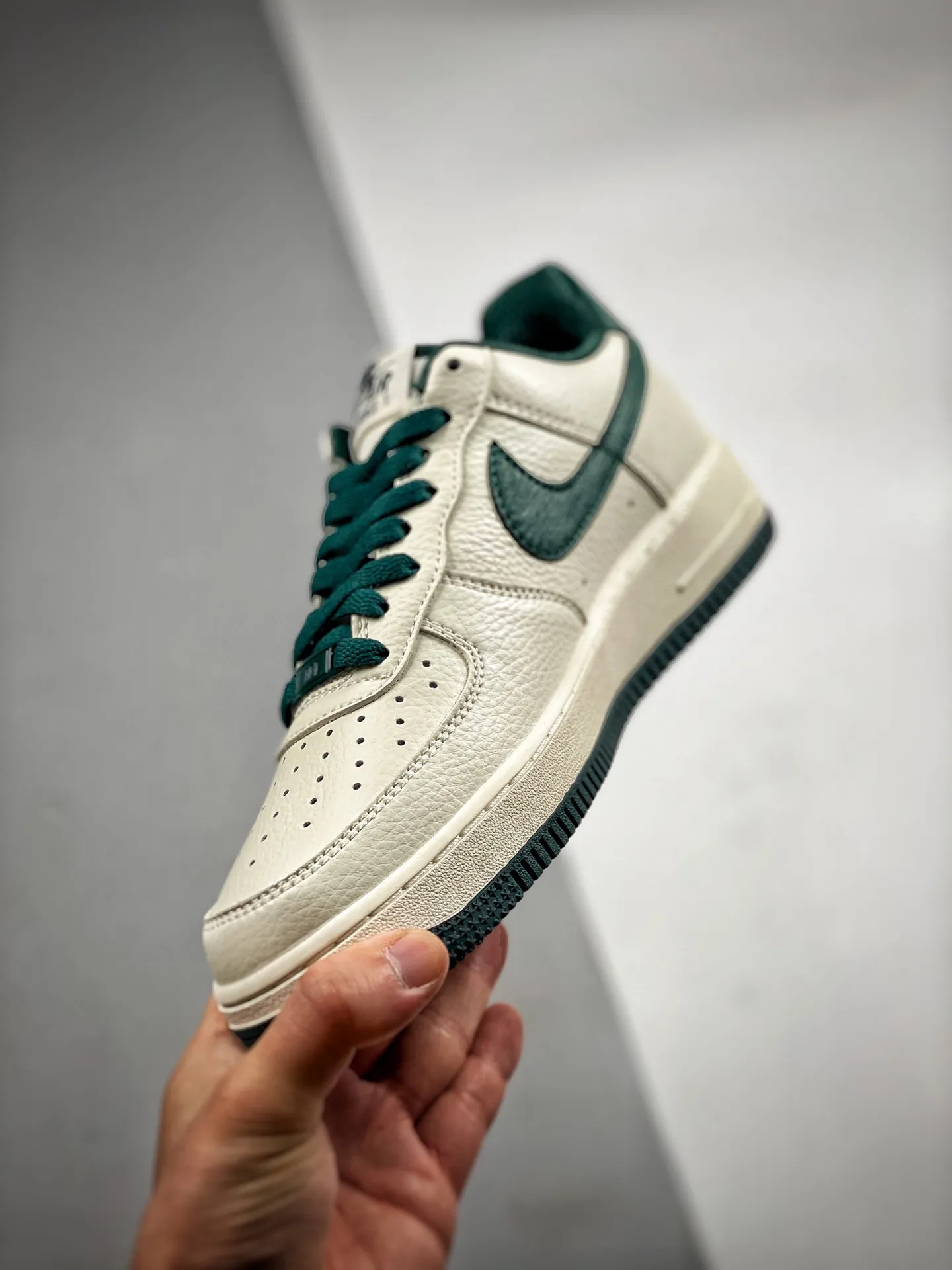 Exploring Nike Air Force 1 Replicas: White & Green Sneakers Analysis | YtaYta