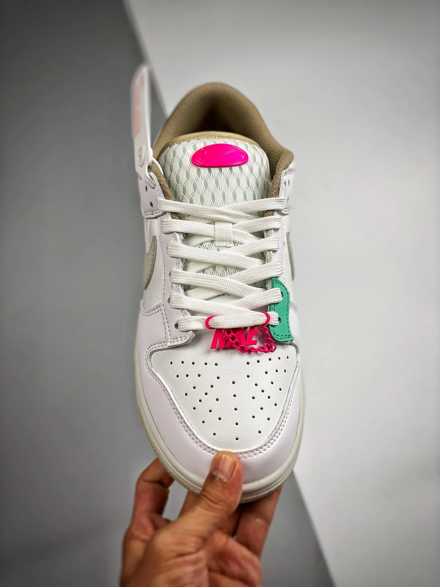 Authentic vs. Replica Nike Dunk Low 'Pink Bling' Sneakers: A Comprehensive Guide | YtaYta