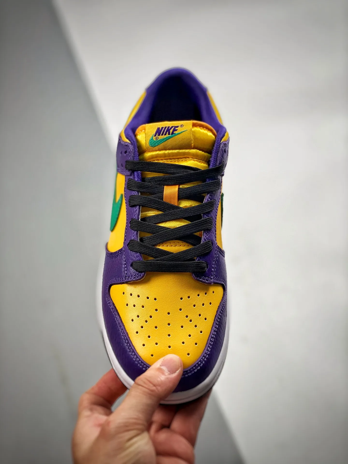 Authentic Review: Nike Dunk Low LX “Lisa Leslie” Purple Yellow Replica | YtaYta