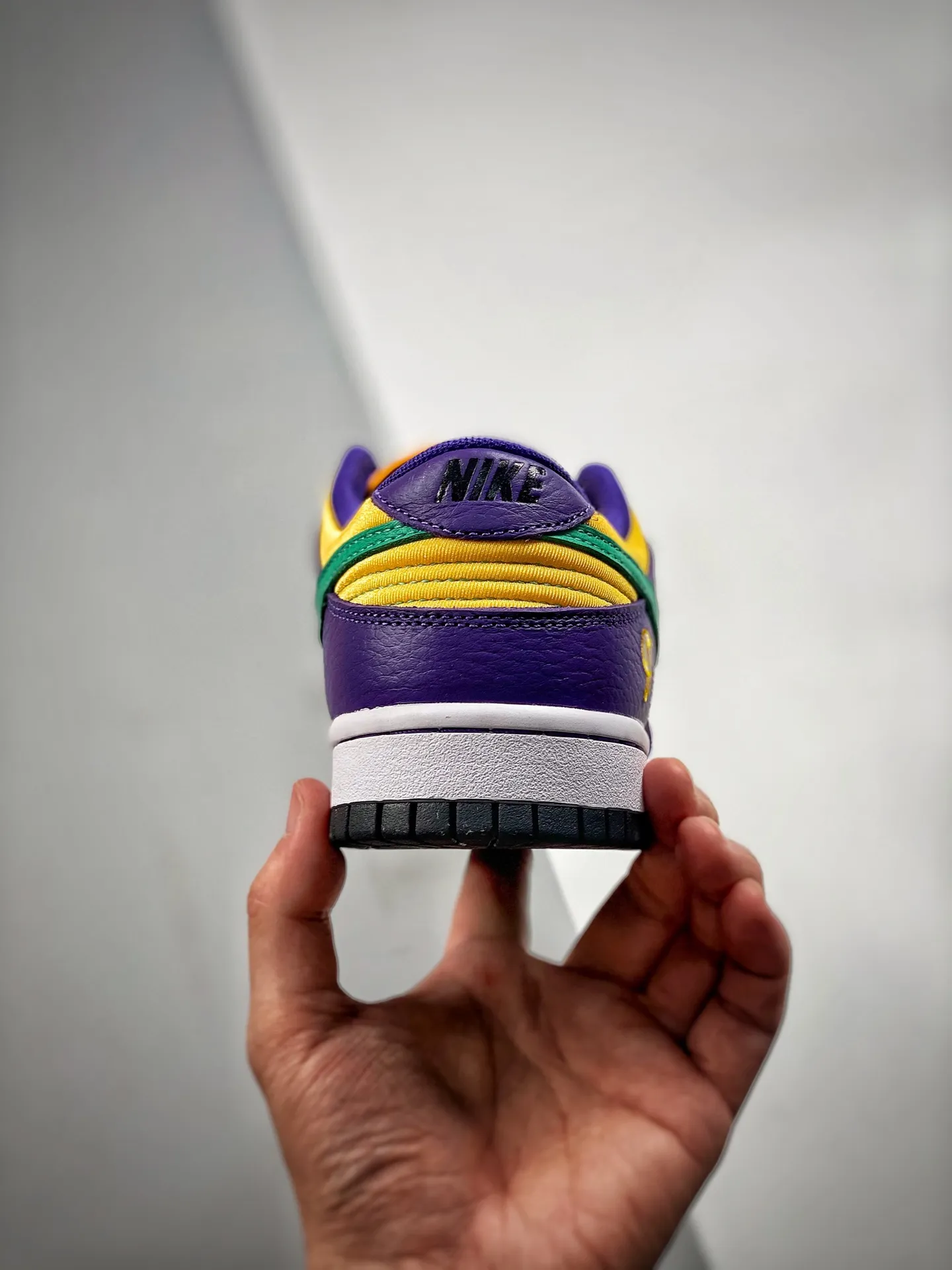 Authentic Review: Nike Dunk Low LX “Lisa Leslie” Purple Yellow Replica | YtaYta