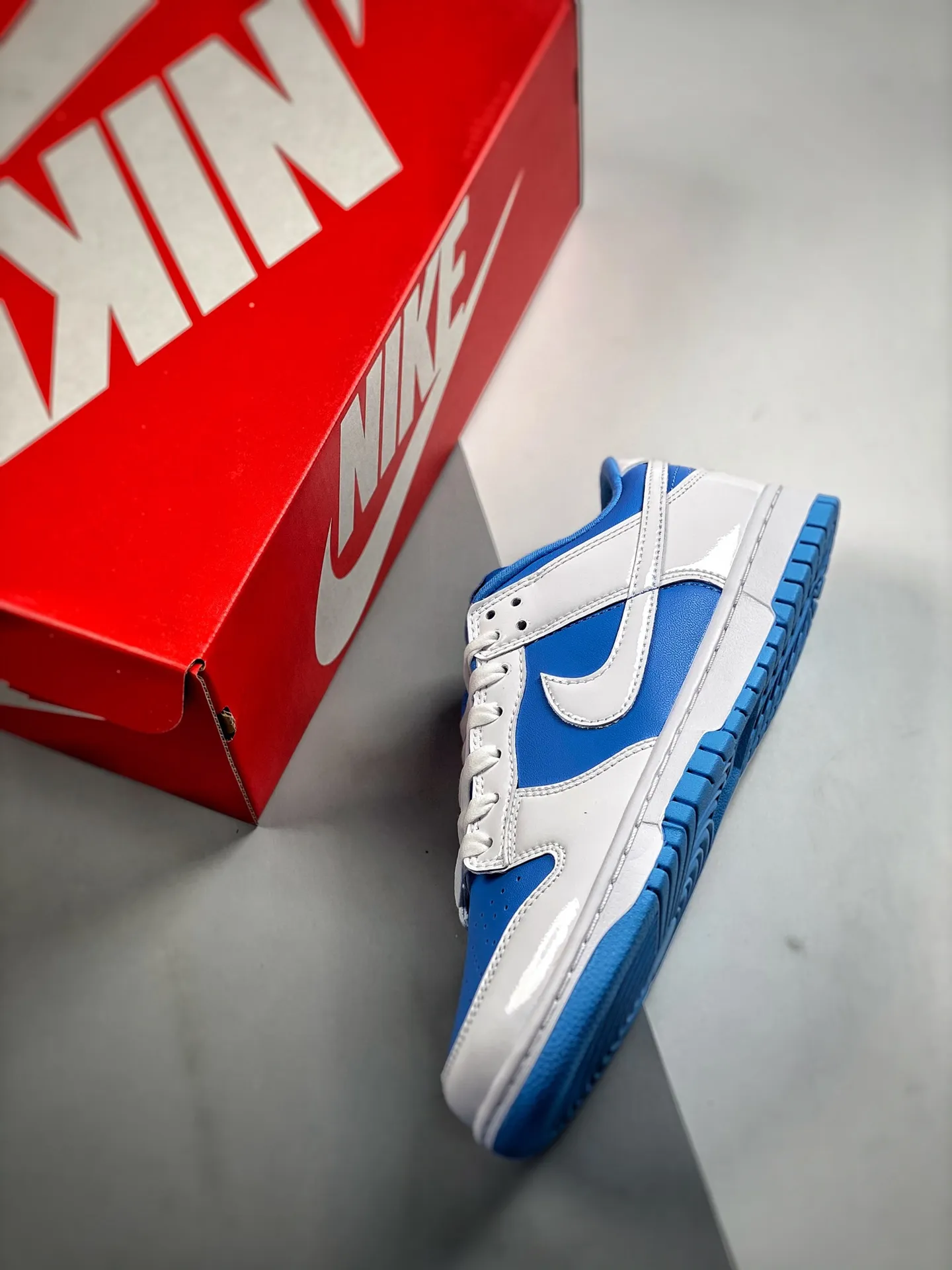 Fake Rep Replica Nike Dunk Low Reverse UNC (W) in Blue | YtaYta