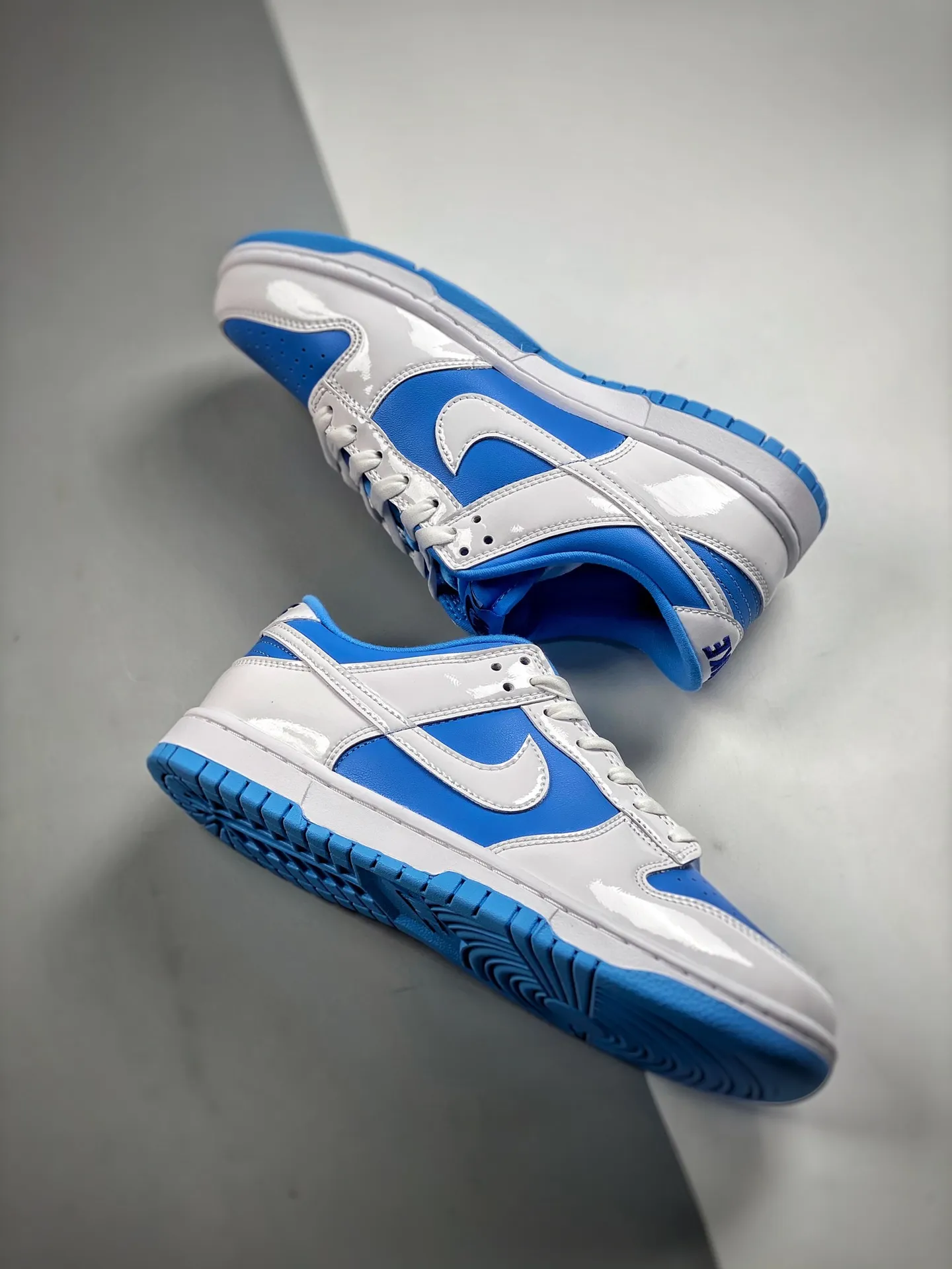 Fake Rep Replica Nike Dunk Low Reverse UNC (W) in Blue | YtaYta