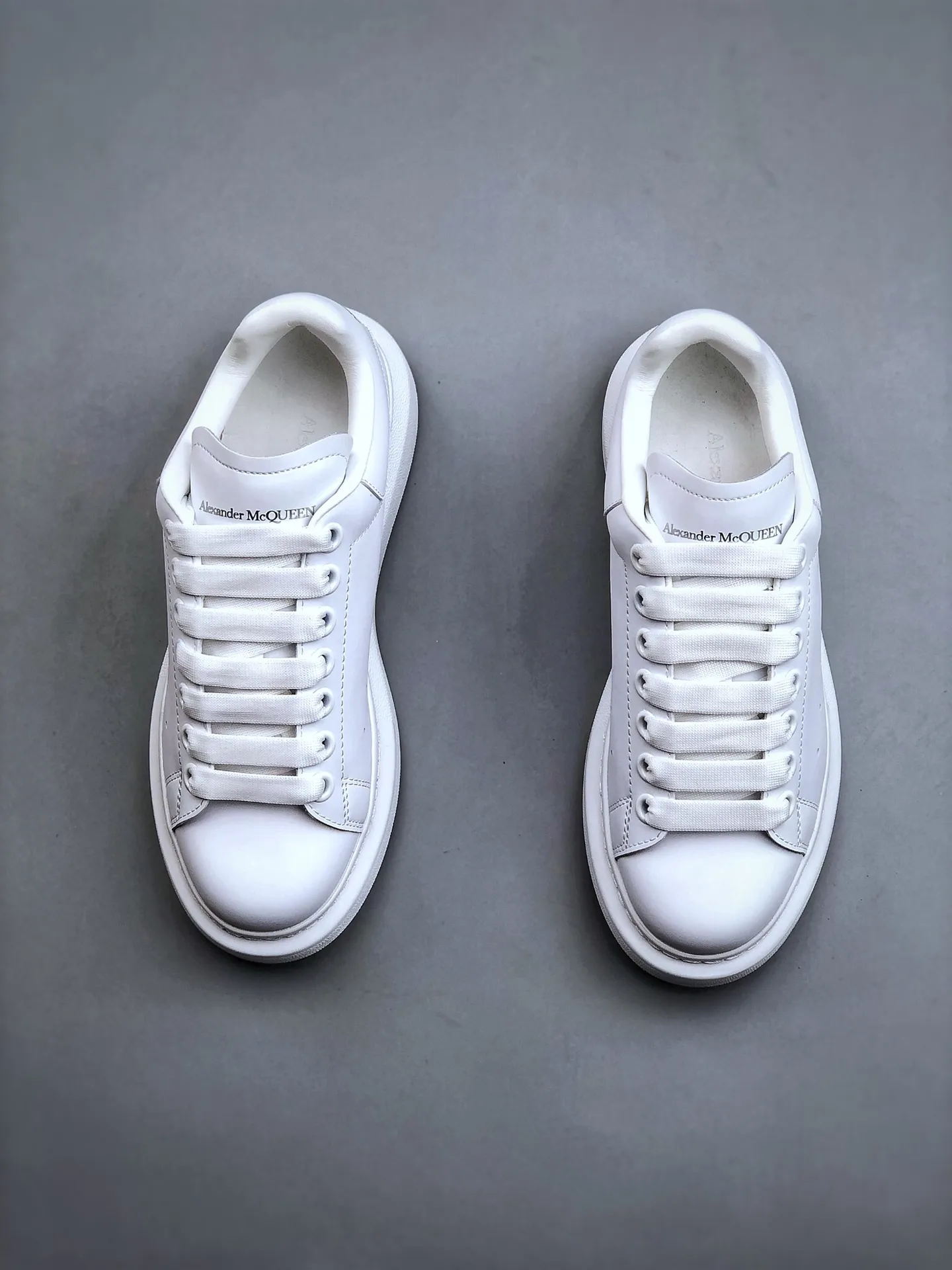 Fake Rep Replica Alexander McQueen Sneakers - Stylish White Casual Shoes for Spring and Summer | YtaYta