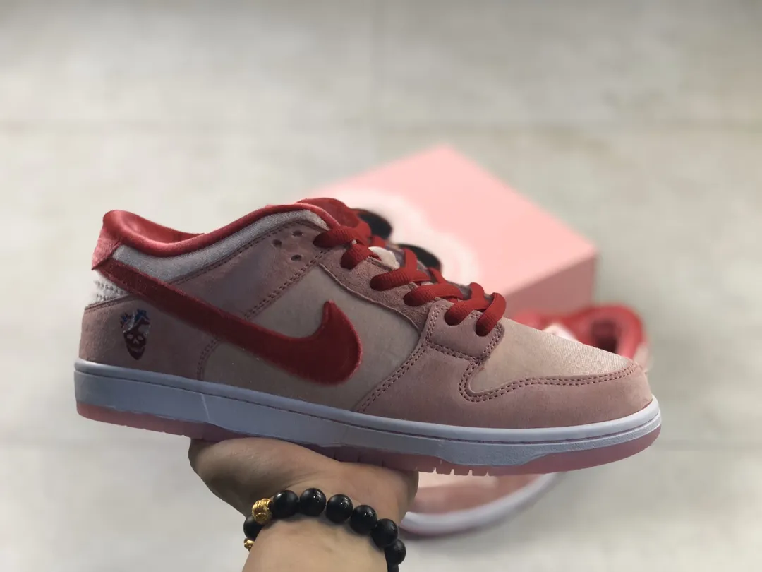 Strangelove x Nike SB Dunk Low Pink Replica - A Comprehensive Review | YtaYta