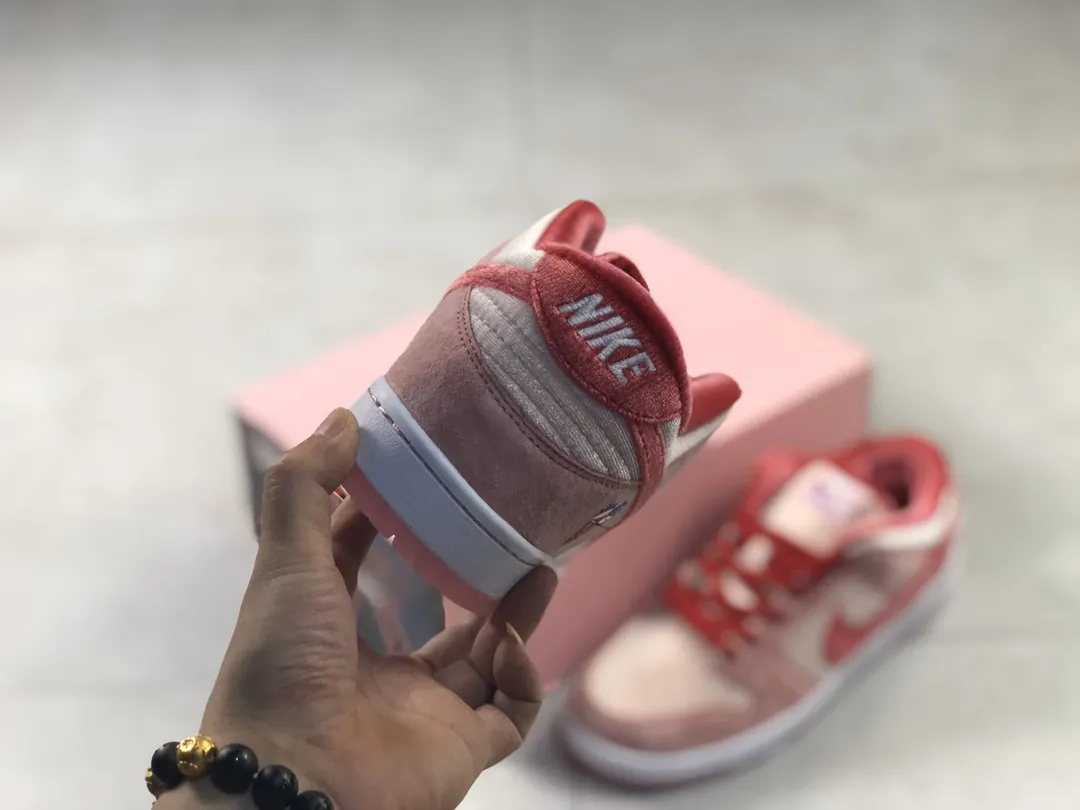 Strangelove x Nike SB Dunk Low Pink Replica - A Comprehensive Review | YtaYta