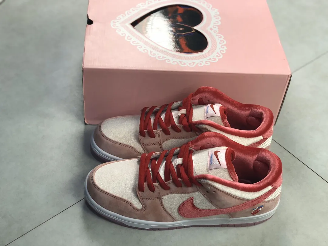 Strangelove x Nike SB Dunk Low Pink Replica - A Comprehensive Review | YtaYta