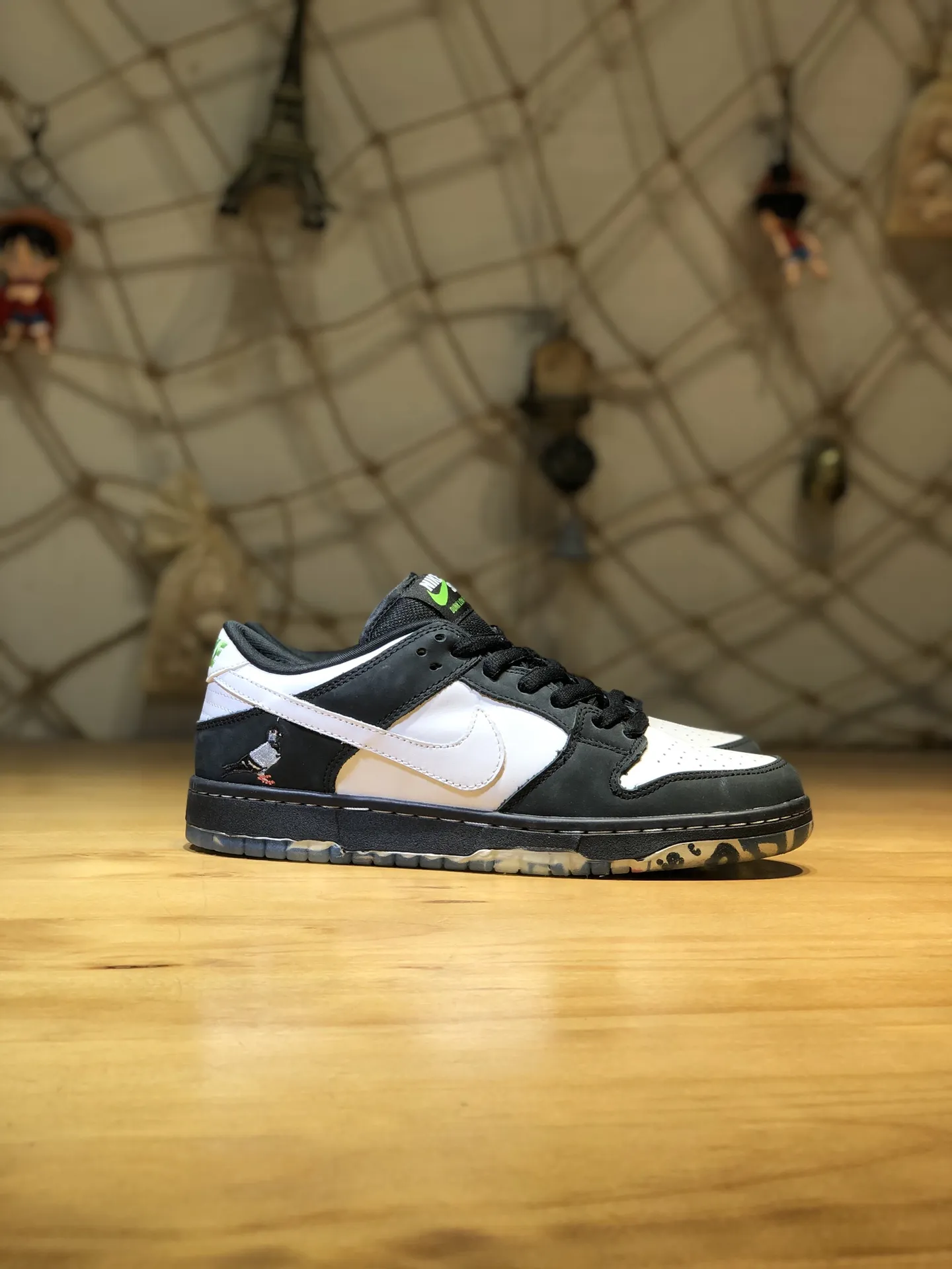 Jeff Staple x Nike SB Dunk Low 'Panda Pigeon' Replica Review | YtaYta