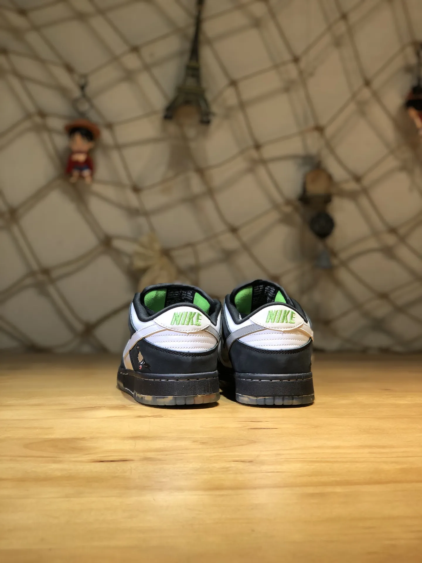 Jeff Staple x Nike SB Dunk Low 'Panda Pigeon' Replica Review | YtaYta