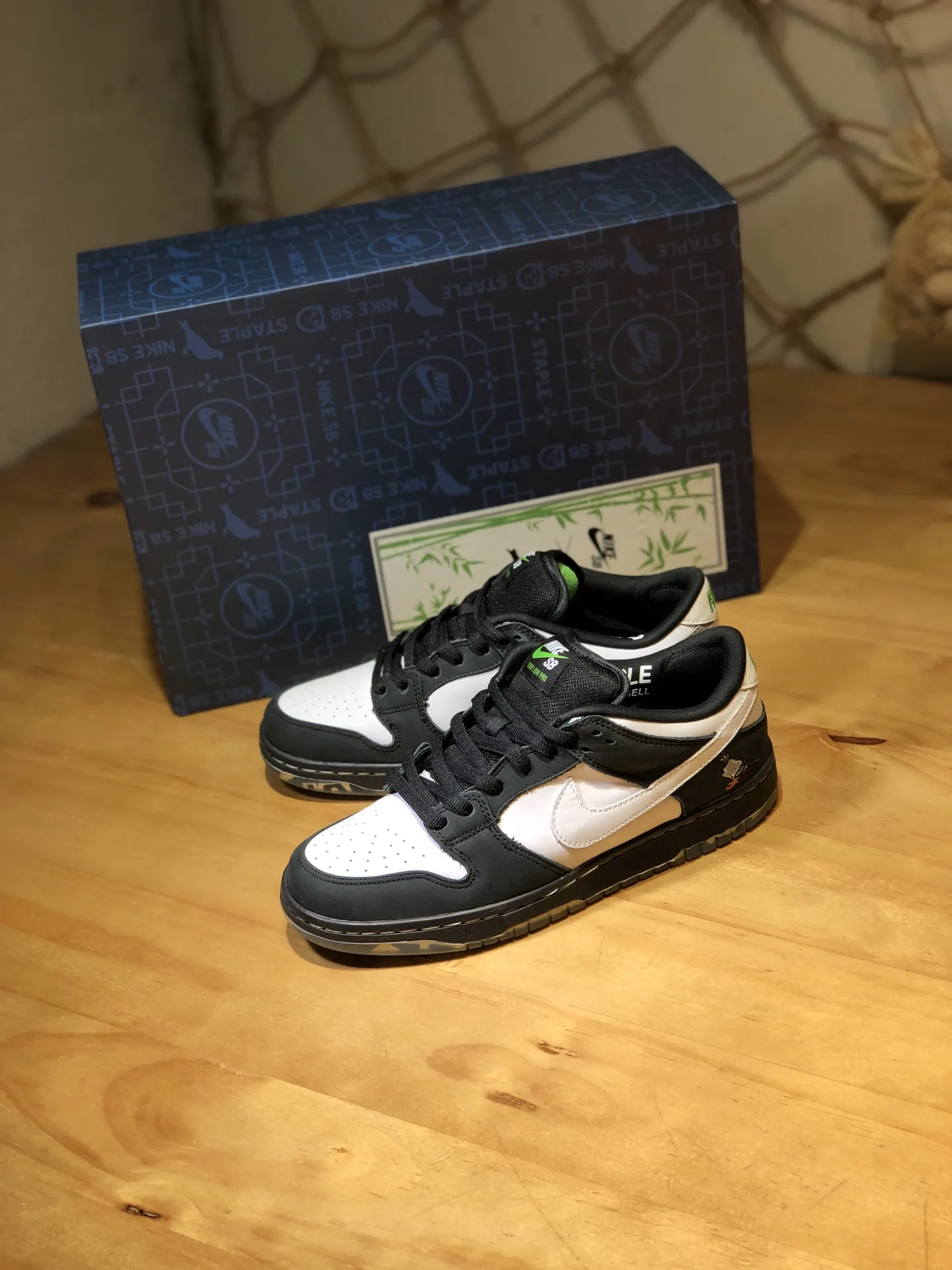 Jeff Staple x Nike SB Dunk Low 'Panda Pigeon' Replica Review | YtaYta