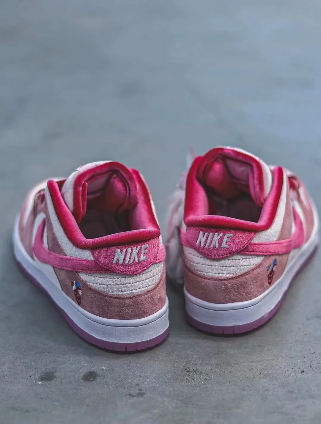 StrangeLove x Nike SB Dunk Low Pink Velvet Replica Review | YtaYta