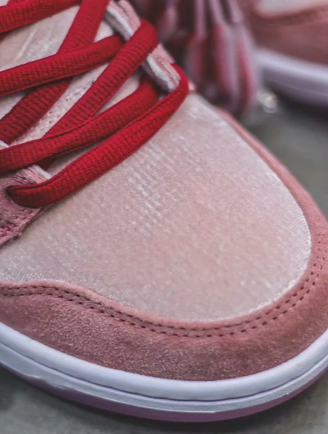 StrangeLove x Nike SB Dunk Low Pink Velvet Replica Review | YtaYta