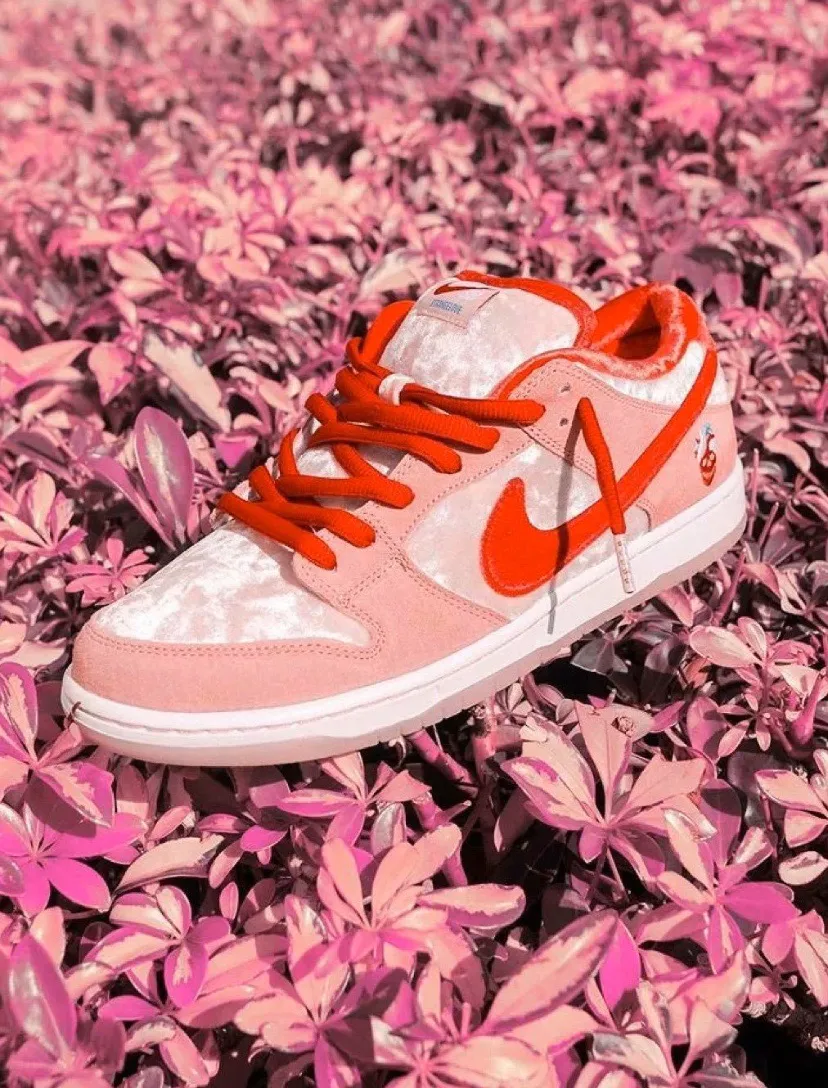 StrangeLove Nike SB Dunk Low Replica: Pink/Red Valentine’s Day Special | YtaYta