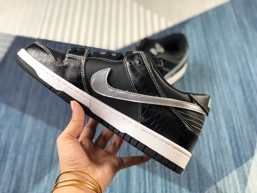 Fake Rep Replica Nike SB Dunk Low Pro x Diamond Supply Co. Black Diamond 2018 | YtaYta