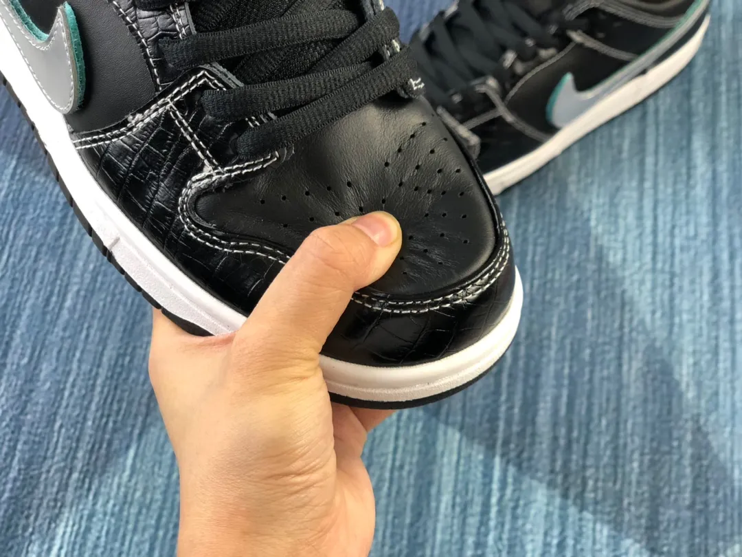 Fake Rep Replica Nike SB Dunk Low Pro x Diamond Supply Co. Black Diamond 2018 | YtaYta