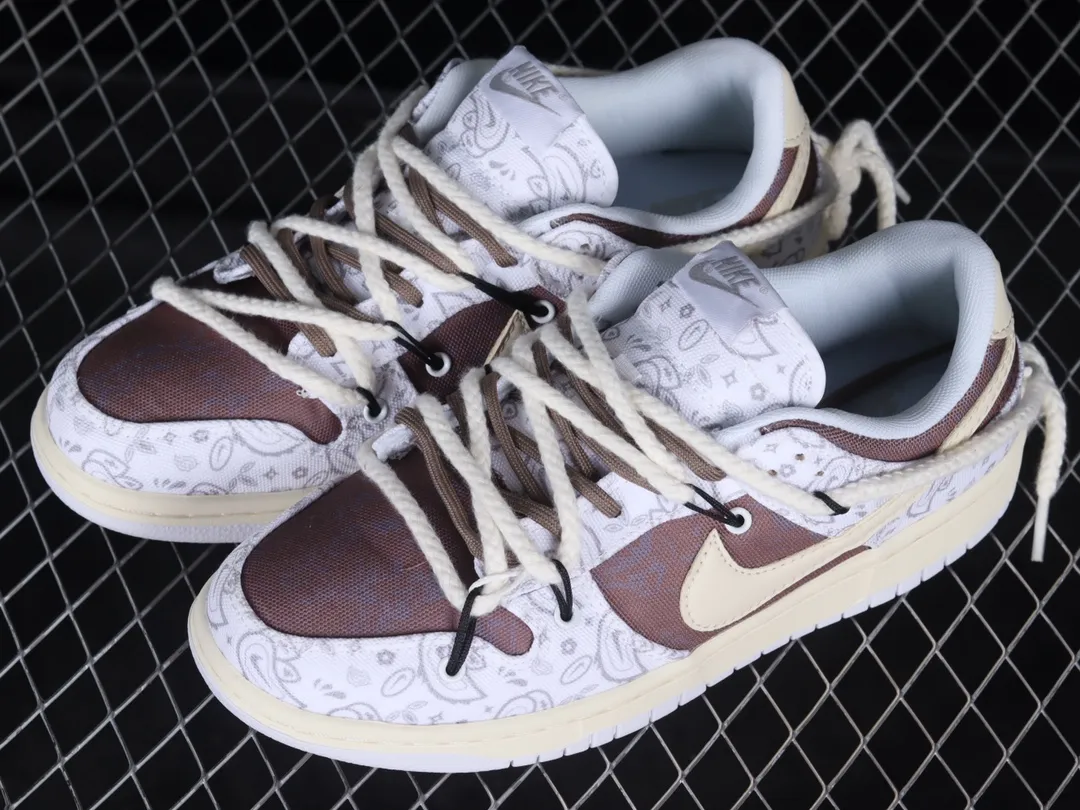 Nike SB Dunk Low Supreme Stars Barkroot Brown Replica - A Detailed Review | YtaYta