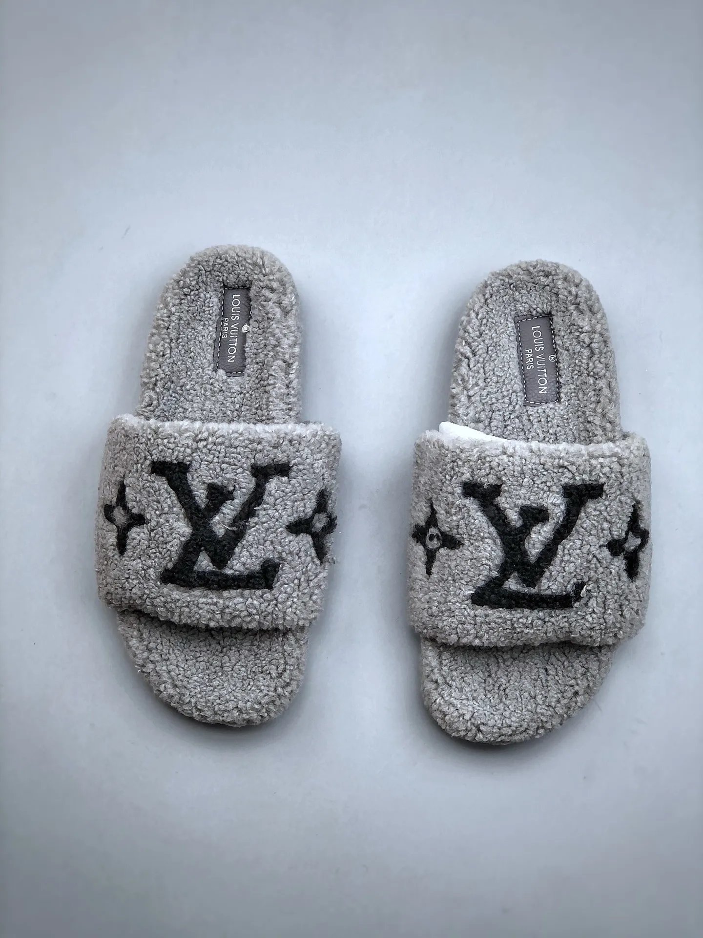 Comprehensive Guide to Replica Louis Vuitton and Luxury Plush Slippers | YtaYta