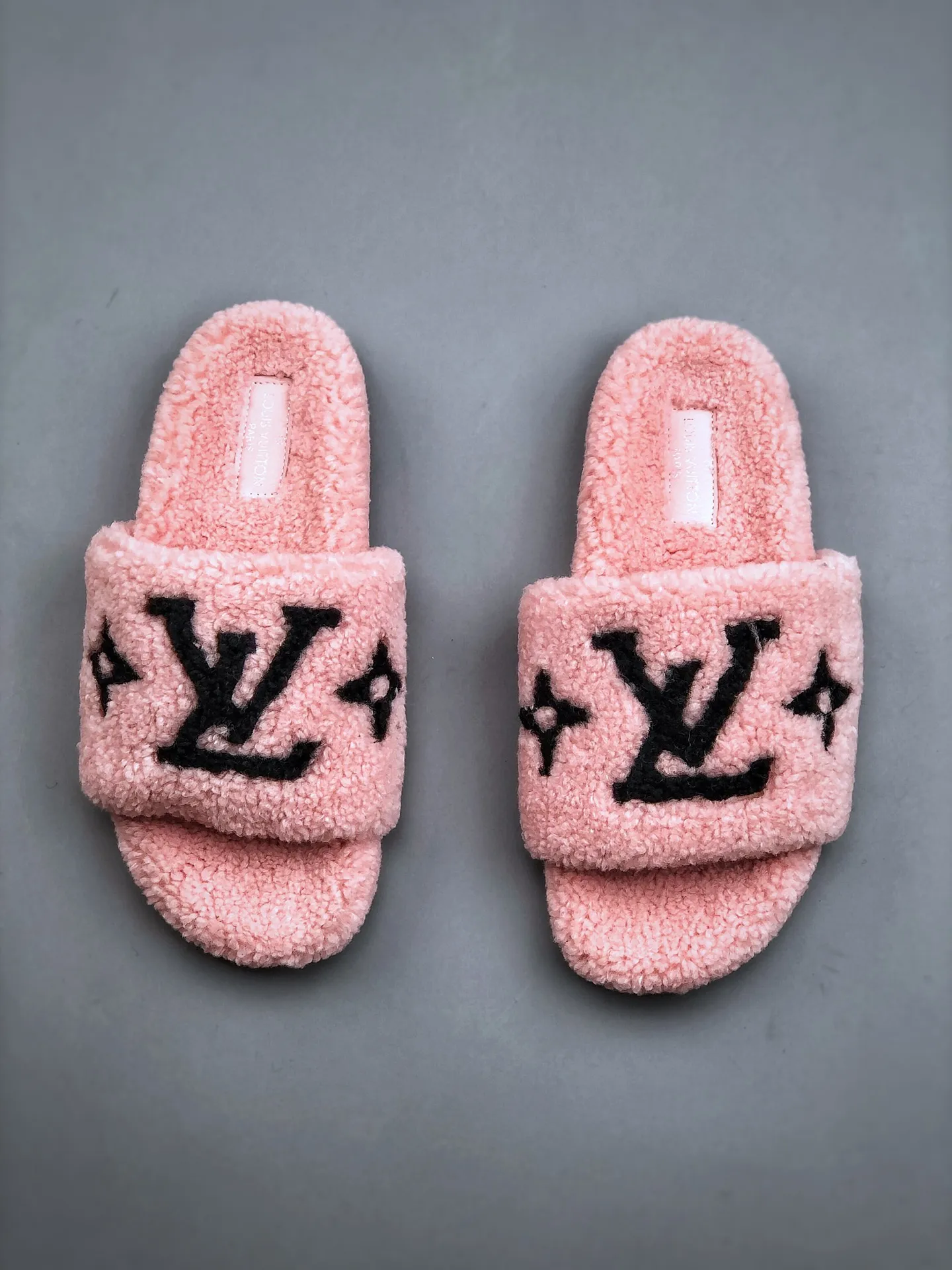 Replica Louis Vuitton Shearling Paseo Flat Comfort Sandal 40 Rose Clair - Ultimate Pink Fuzzy Comfy Slippers Review | YtaYta