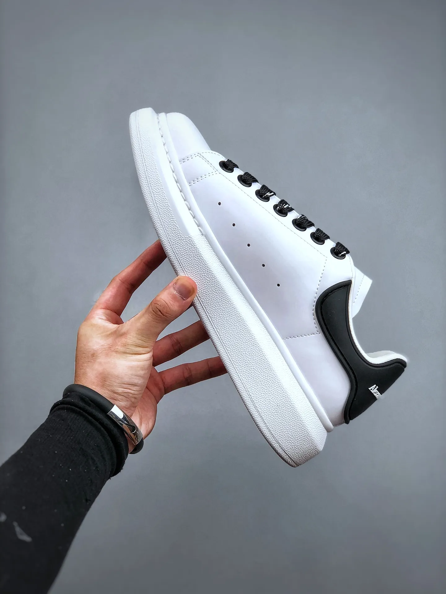 Alexander McQueen Oversized Sneakers: A Comprehensive Guide to Replicas and Originals | YtaYta