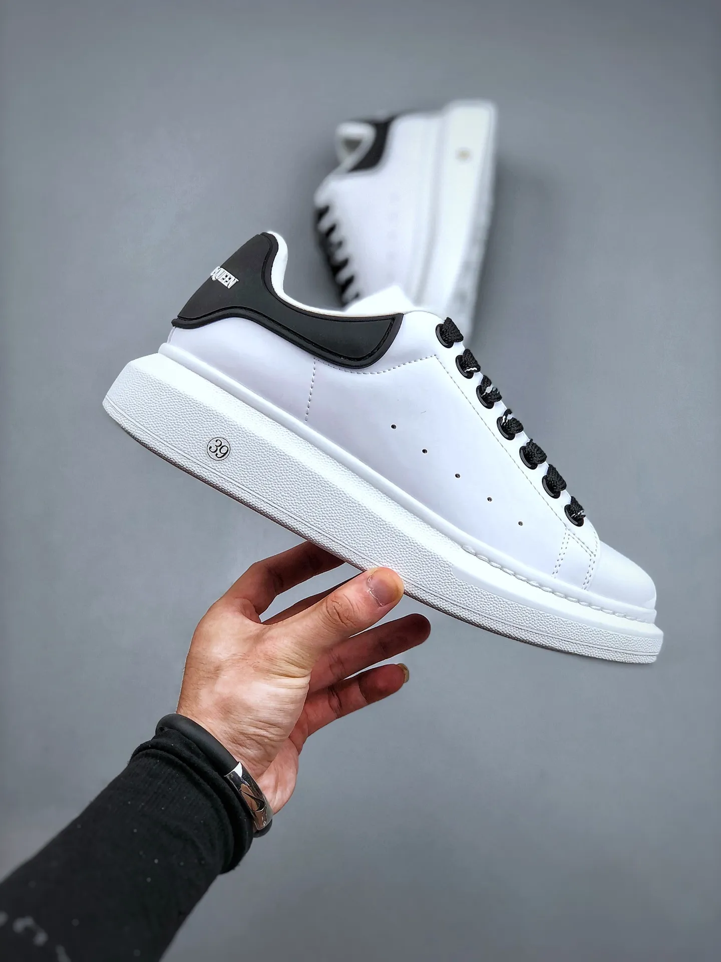 Alexander McQueen Oversized Sneakers: A Comprehensive Guide to Replicas and Originals | YtaYta