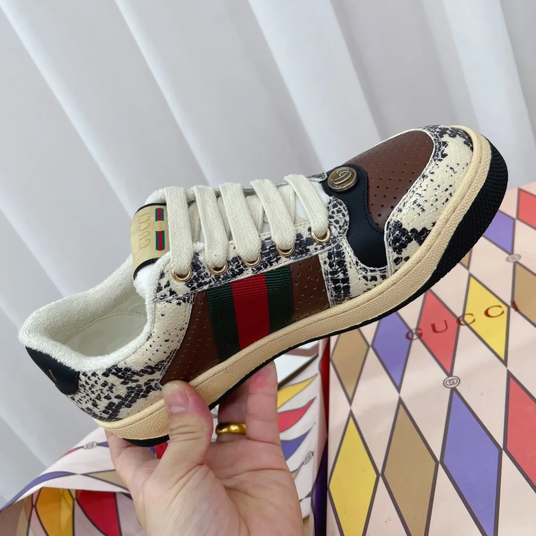 Vintage and Modern: A Detailed Look at Replica Designer Sneakers | YtaYta