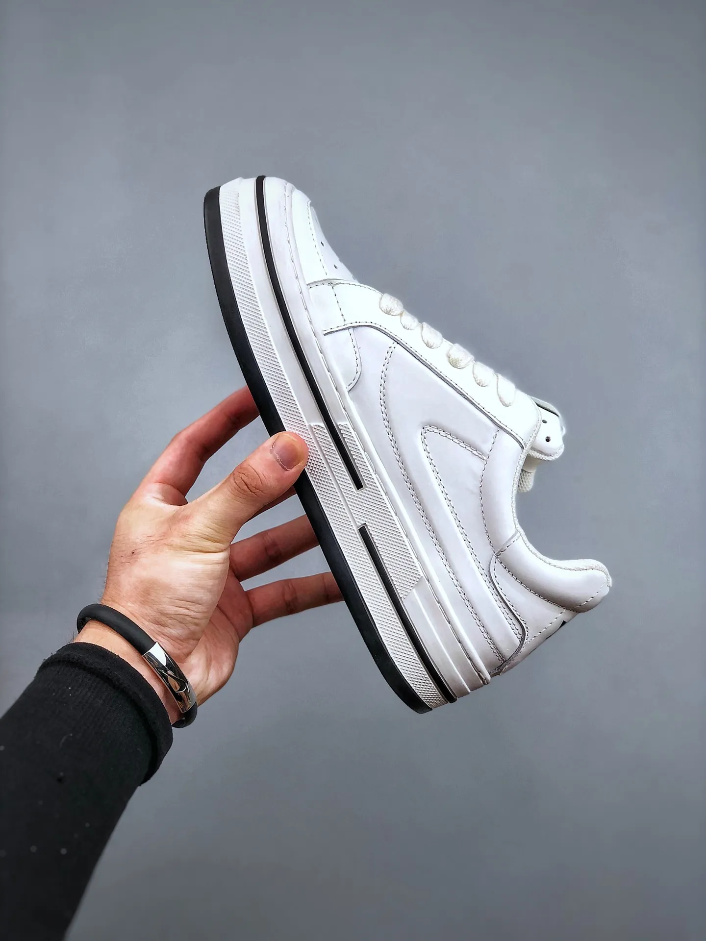 Christian Dior D-Freeway White/Black Replica Sneakers: Stylish & Affordable Alternatives | YtaYta