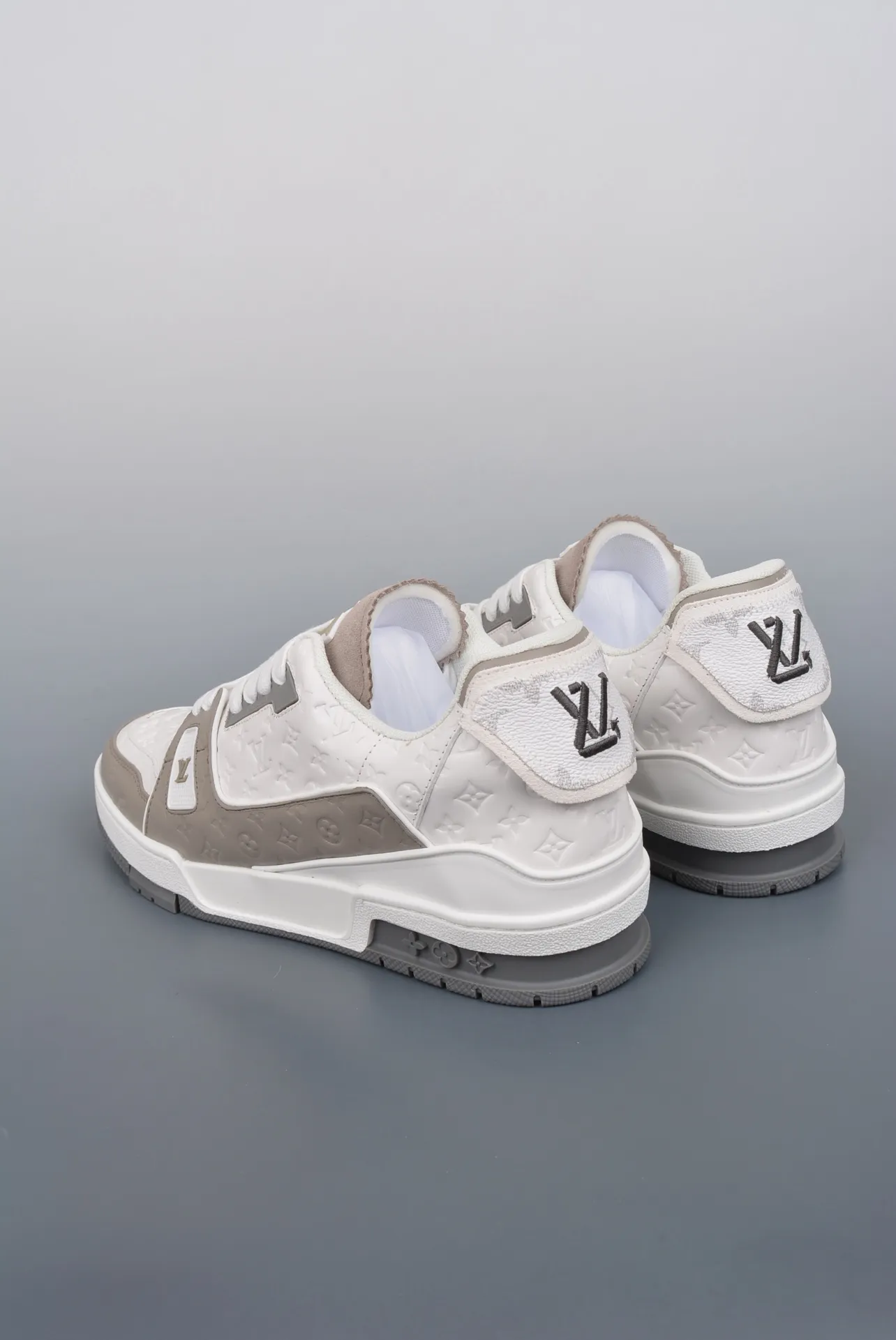 Replica Louis Vuitton LV Trainer Sneakers in Beige White: A Detailed Review | YtaYta