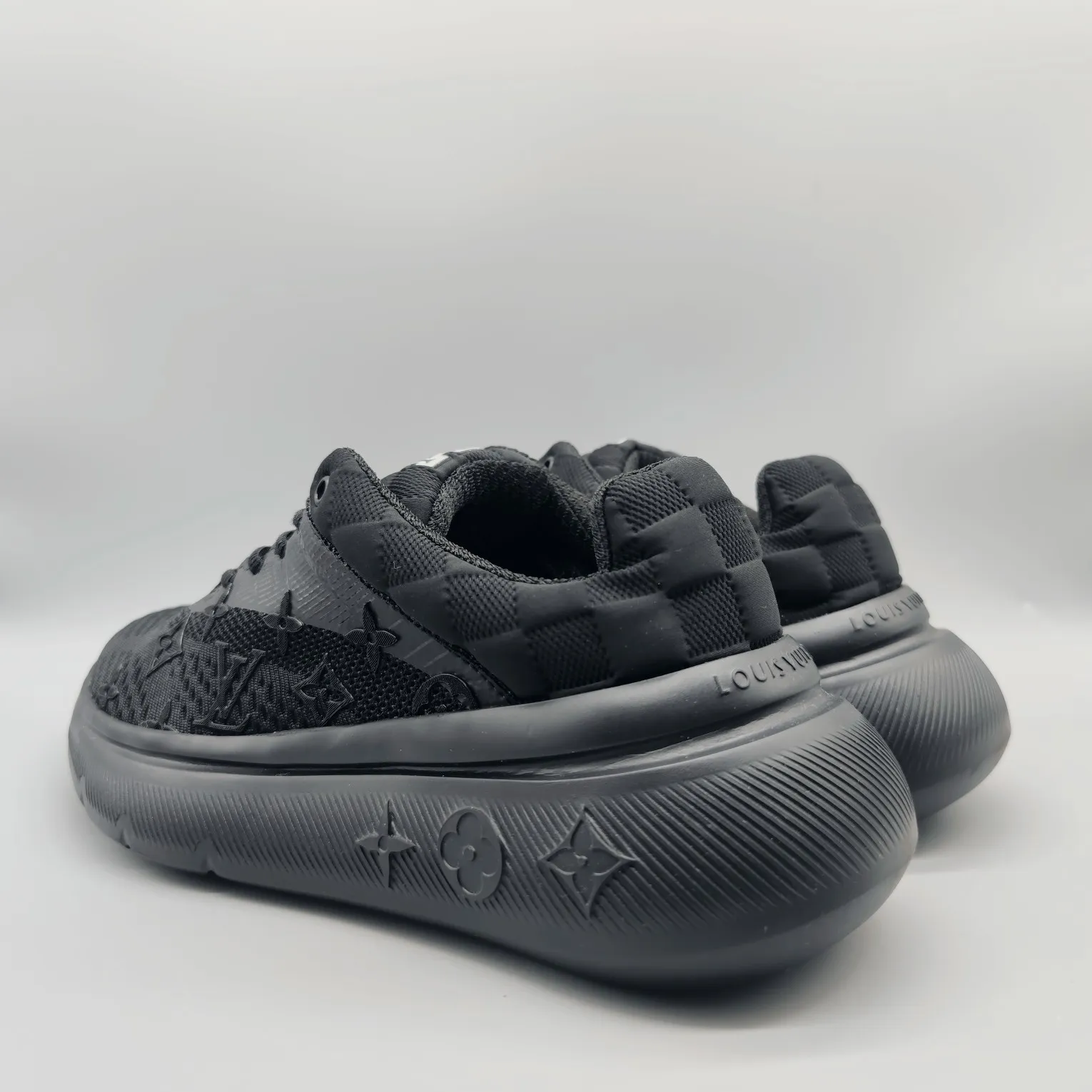 Authentic vs. Replica Louis Vuitton Show Up Trainers: A Comprehensive Guide | YtaYta