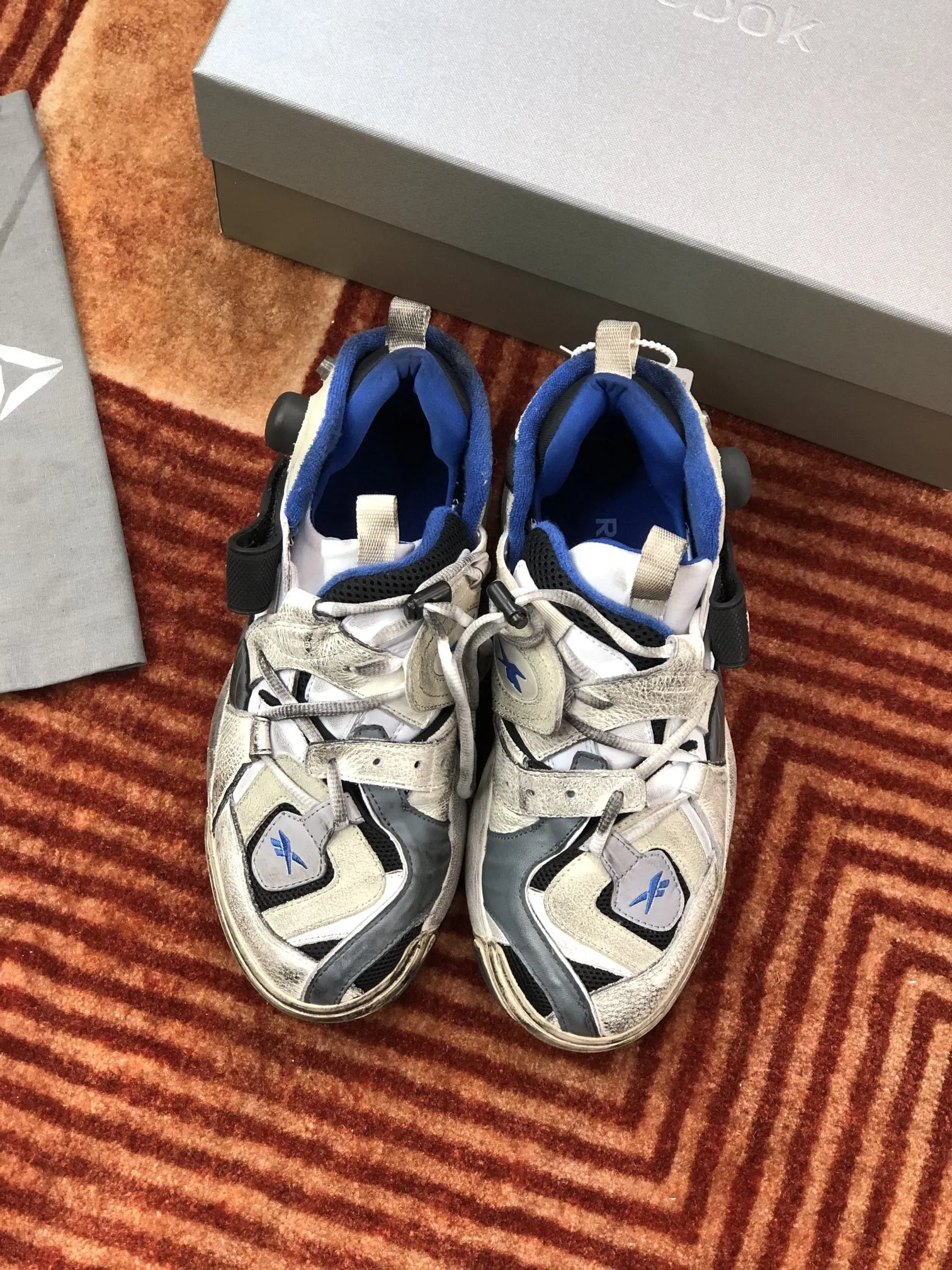 Vetements x Reebok Genetically Modified Pump Distressed Leather Sneakers - White (Replica) | YtaYta