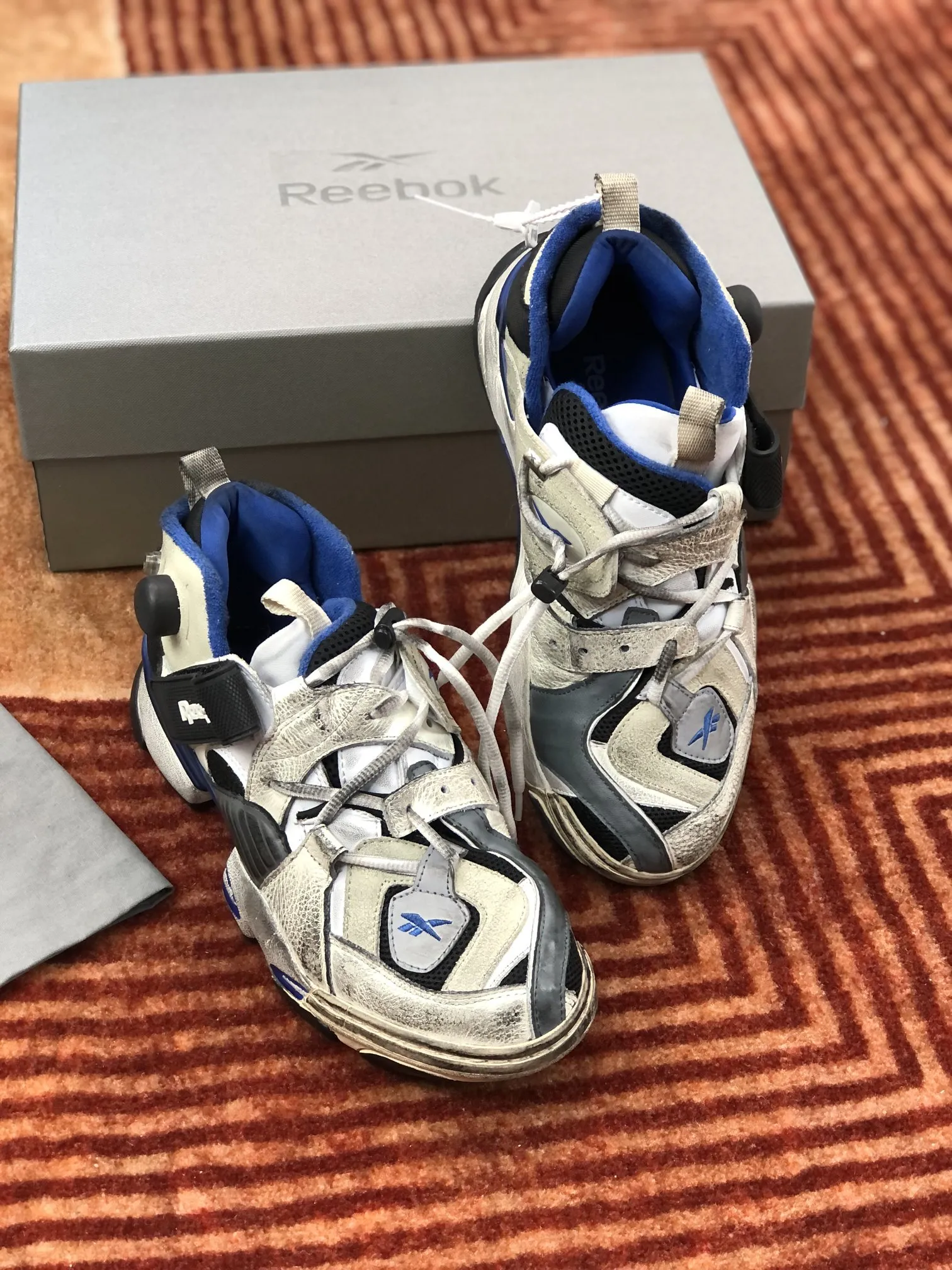 Vetements x Reebok Genetically Modified Pump Distressed Leather Sneakers - White (Replica) | YtaYta