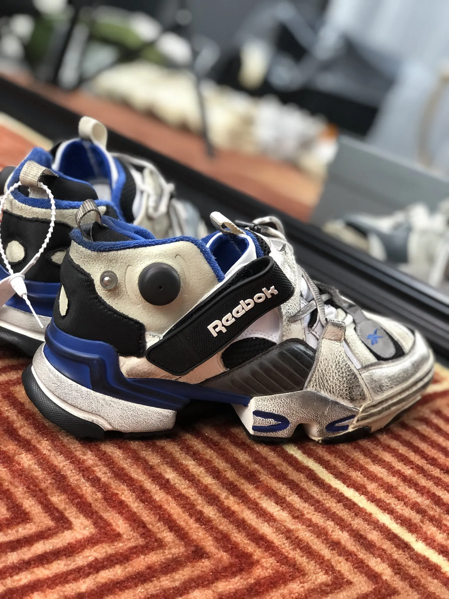 Vetements x Reebok Genetically Modified Pump Distressed Leather Sneakers - White (Replica) | YtaYta