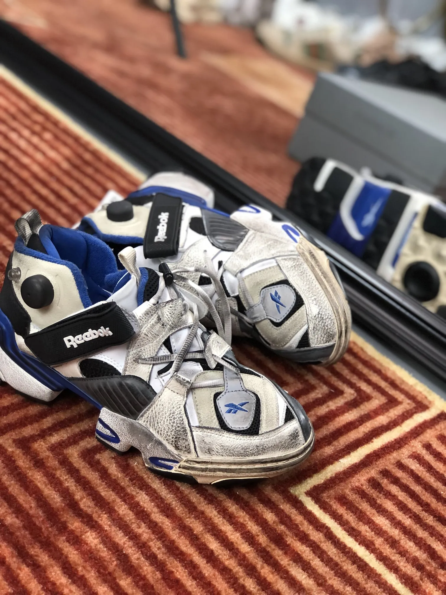 Vetements x Reebok Genetically Modified Pump Distressed Leather Sneakers - White (Replica) | YtaYta